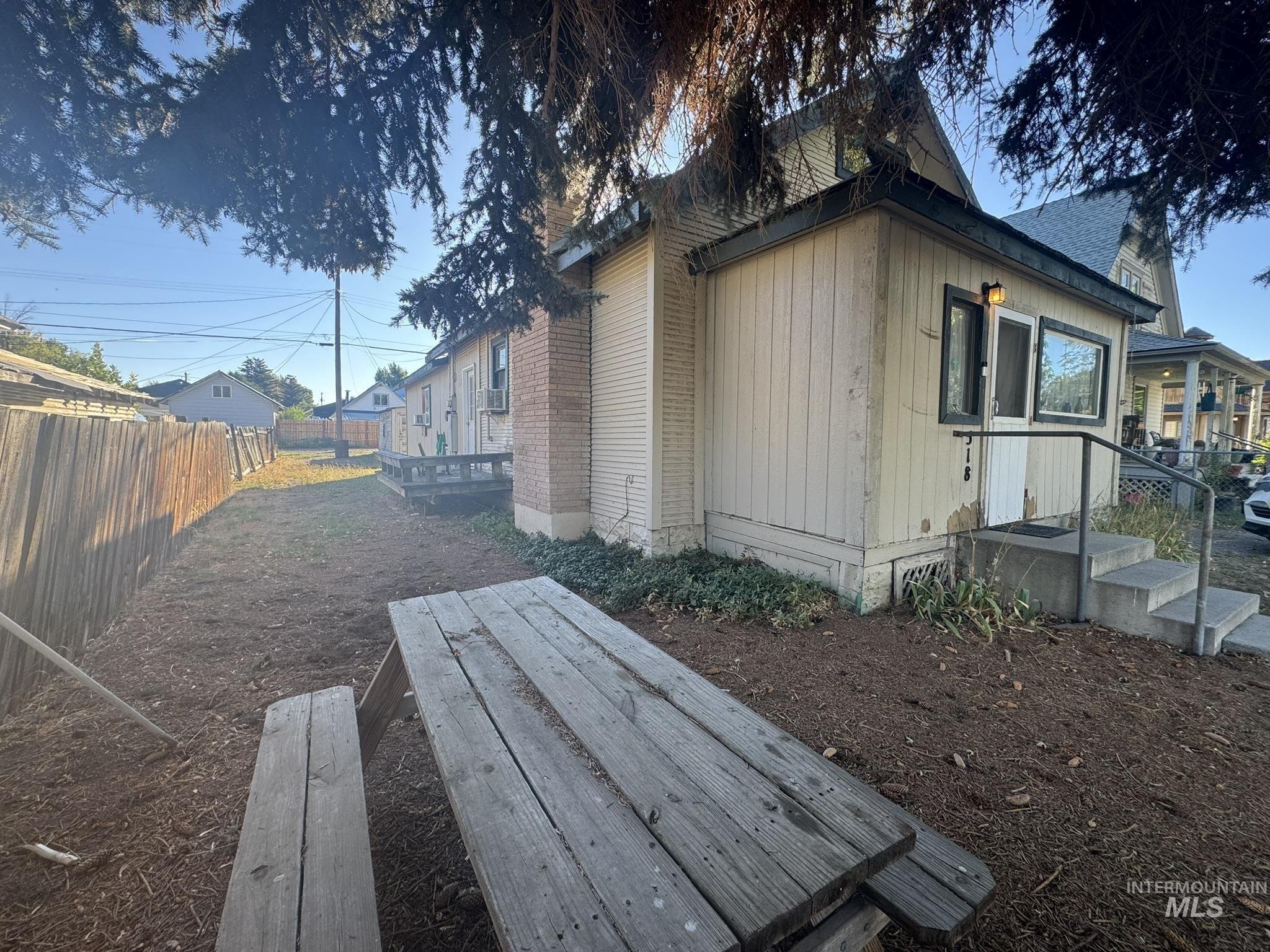 518 Montana Street, Gooding, Idaho 83330, 3 Bedrooms, 2 Bathrooms, Residential For Sale, Price $215,000,MLS 98964031