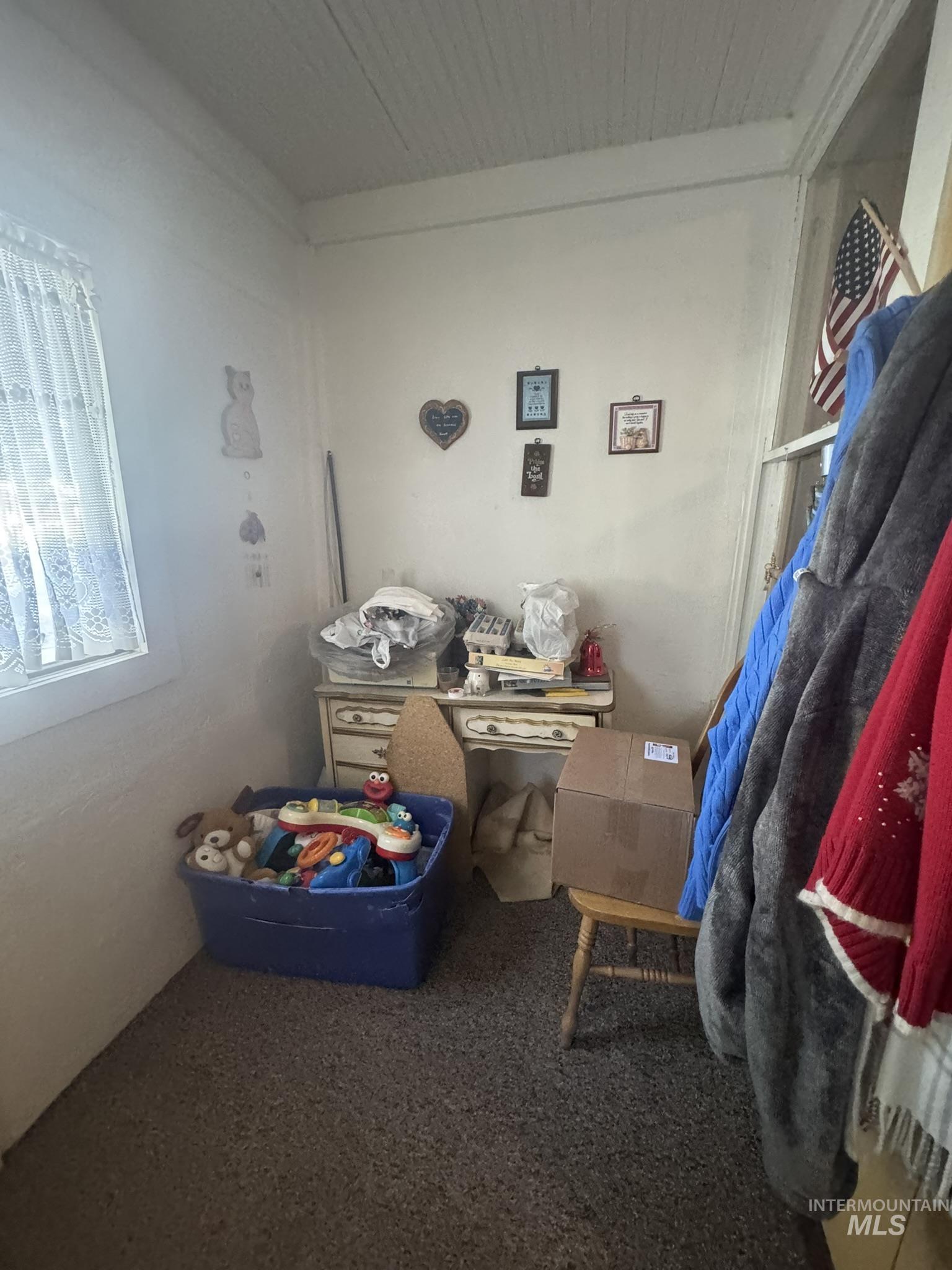 518 Montana Street, Gooding, Idaho 83330, 3 Bedrooms, 2 Bathrooms, Residential For Sale, Price $215,000,MLS 98964031