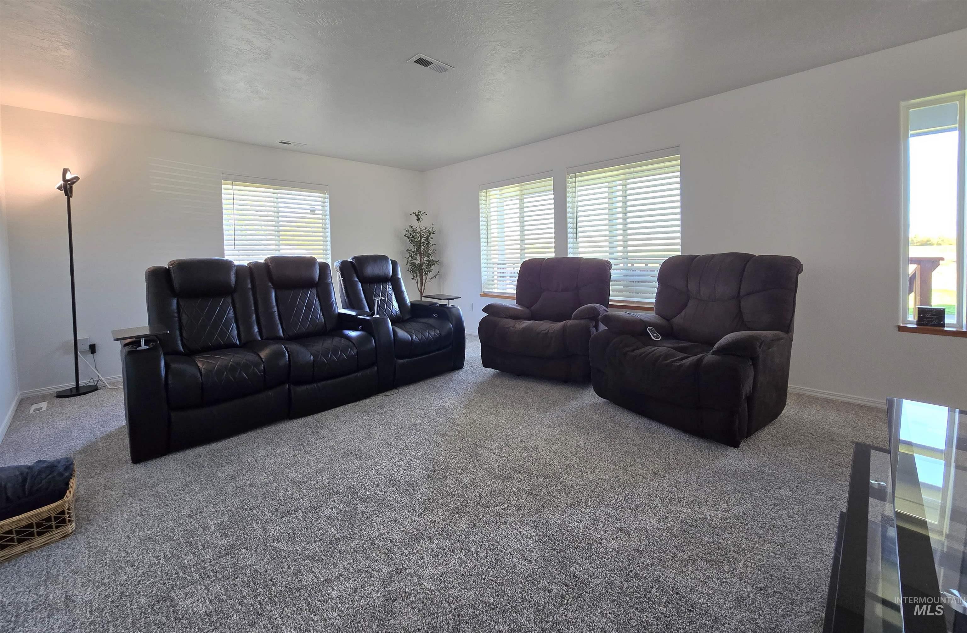 2909 Highway 95, Cambridge, Idaho 83610, 4 Bedrooms, 3 Bathrooms, Residential For Sale, Price $675,000,MLS 98964064