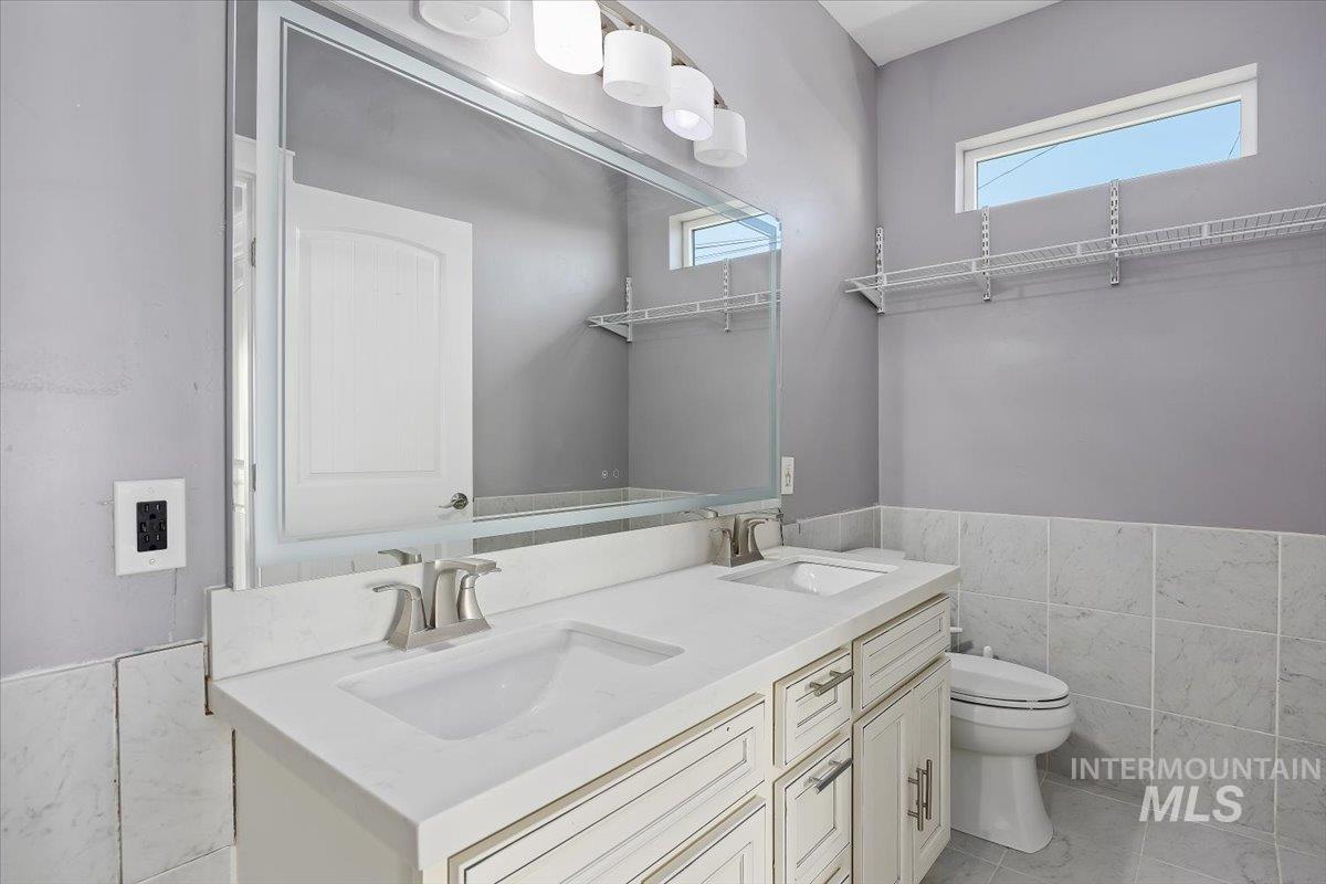 130 E Ave B, Jerome, Idaho 83338, 3 Bedrooms, 2 Bathrooms, Residential For Sale, Price $379,000, 98964069