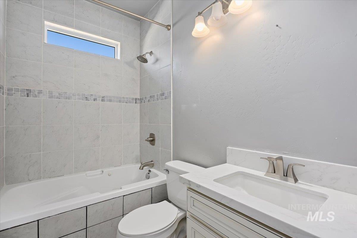 130 E Ave B, Jerome, Idaho 83338, 3 Bedrooms, 2 Bathrooms, Residential For Sale, Price $379,000, 98964069