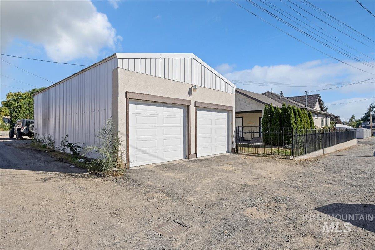 130 E Ave B, Jerome, Idaho 83338, 3 Bedrooms, 2 Bathrooms, Residential For Sale, Price $379,000, 98964069