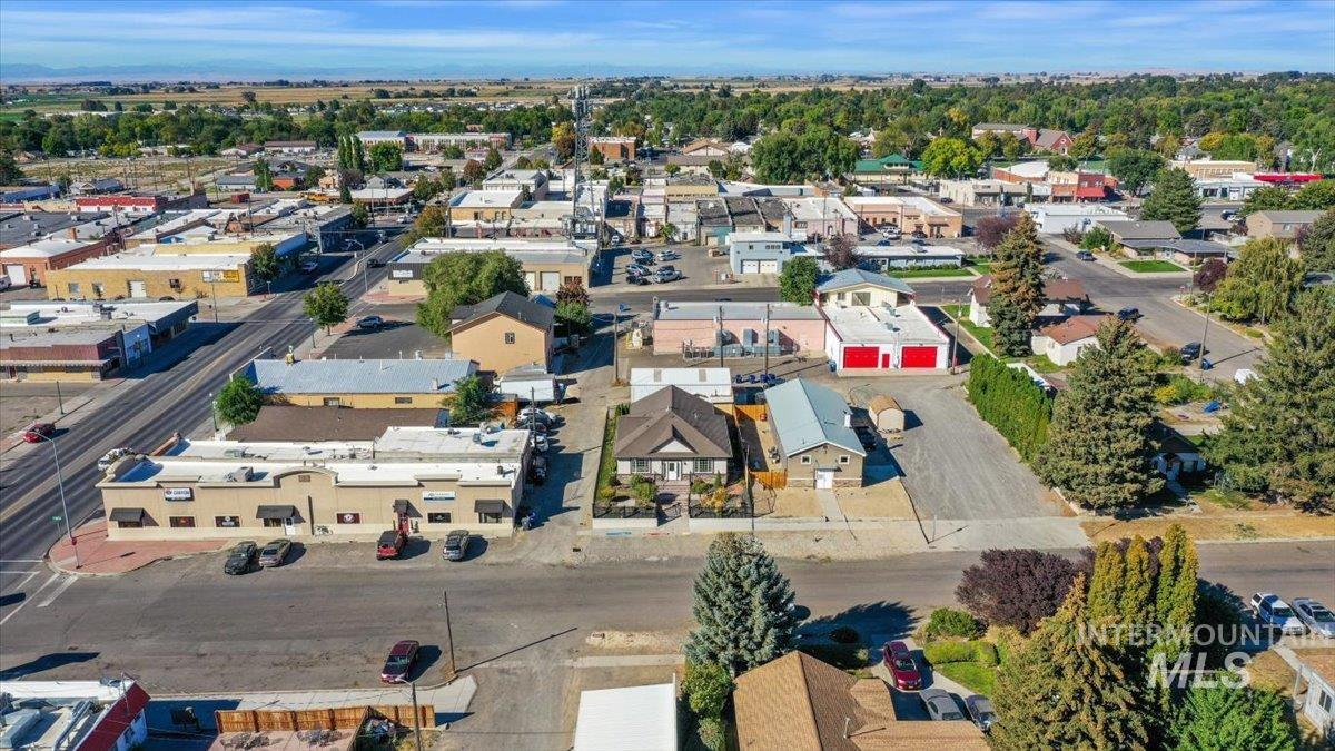 130 E Ave B, Jerome, Idaho 83338, 3 Bedrooms, 2 Bathrooms, Residential For Sale, Price $379,000, 98964069