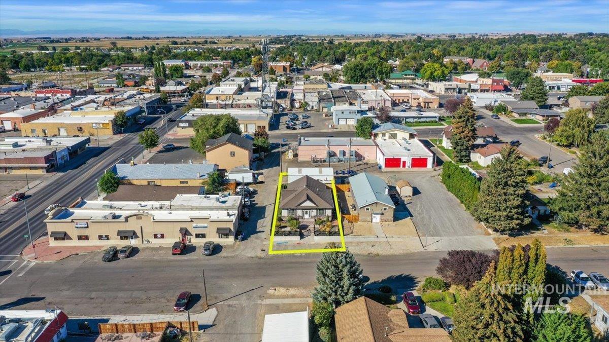 130 E Ave B, Jerome, Idaho 83338, 3 Bedrooms, 2 Bathrooms, Residential For Sale, Price $379,000, 98964069