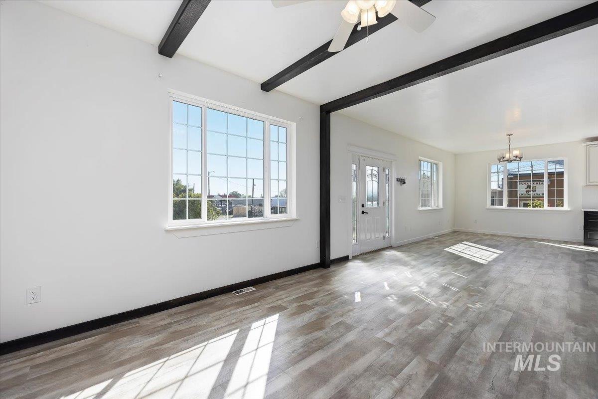 130 E Ave B, Jerome, Idaho 83338, 3 Bedrooms, 2 Bathrooms, Residential For Sale, Price $379,000, 98964069