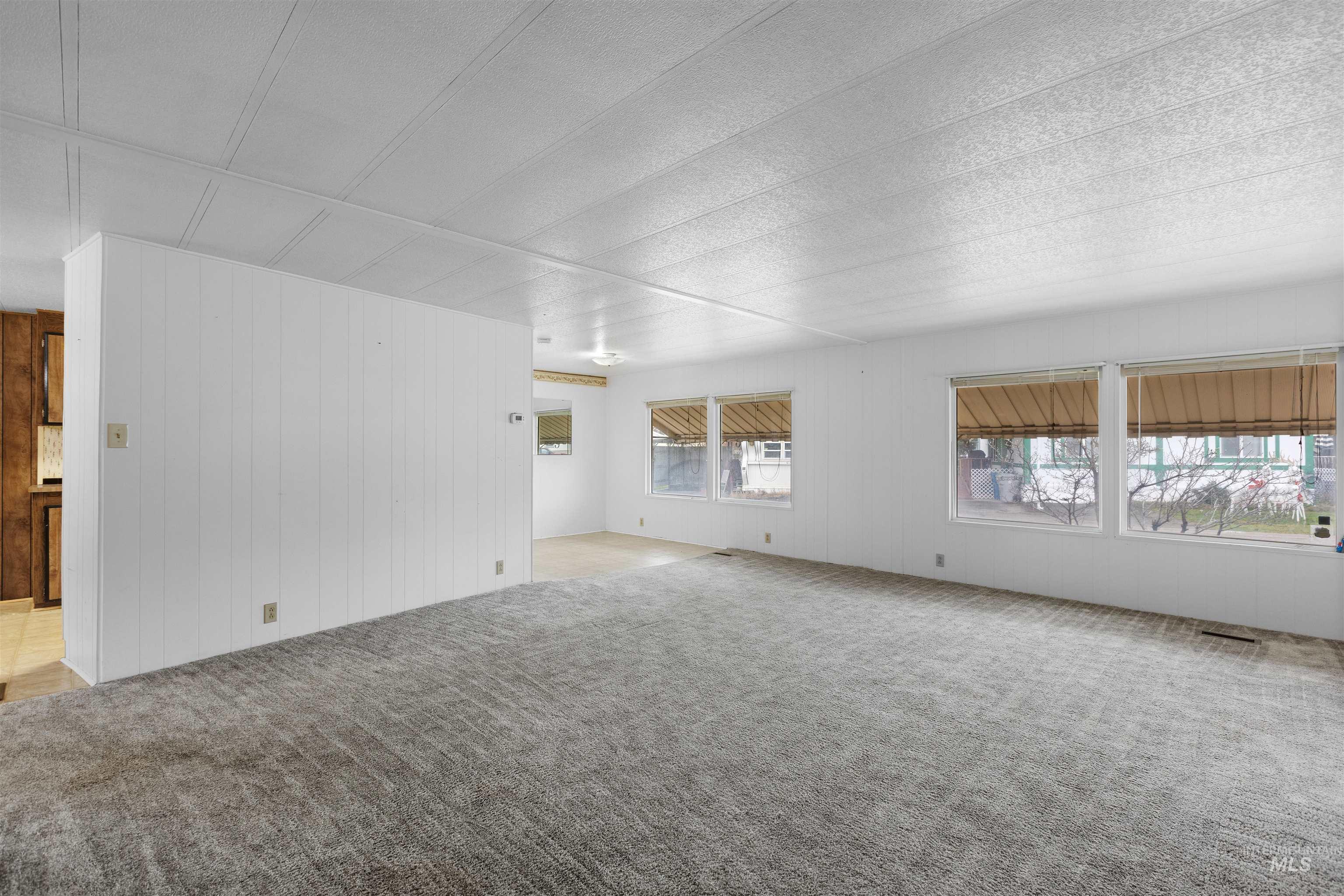 2205 E Linden St, Caldwell, Idaho 83605-5982, 3 Bedrooms, 2 Bathrooms, Residential For Sale, Price $110,000,MLS 98964073