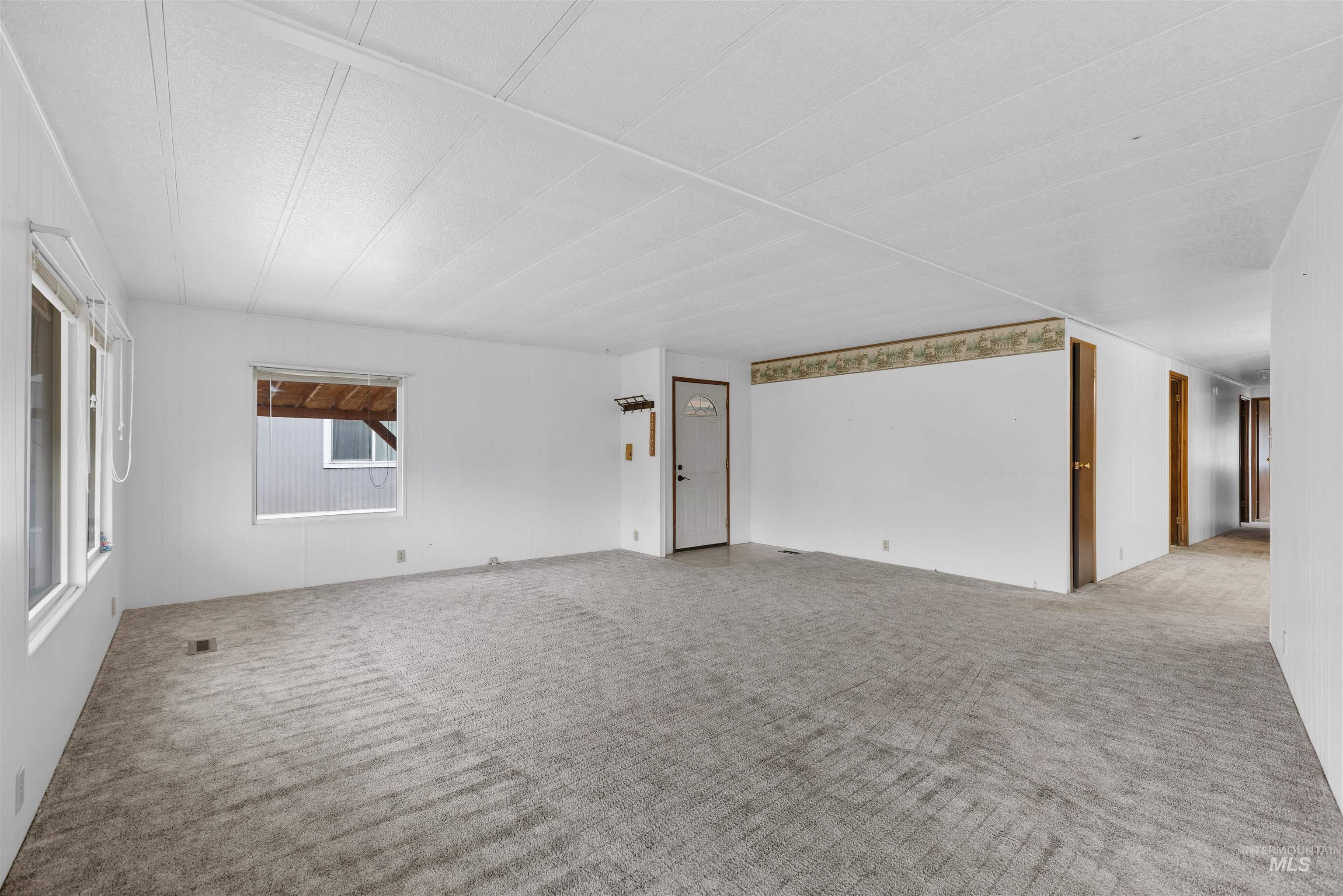 2205 E Linden St, Caldwell, Idaho 83605-5982, 3 Bedrooms, 2 Bathrooms, Residential For Sale, Price $110,000,MLS 98964073