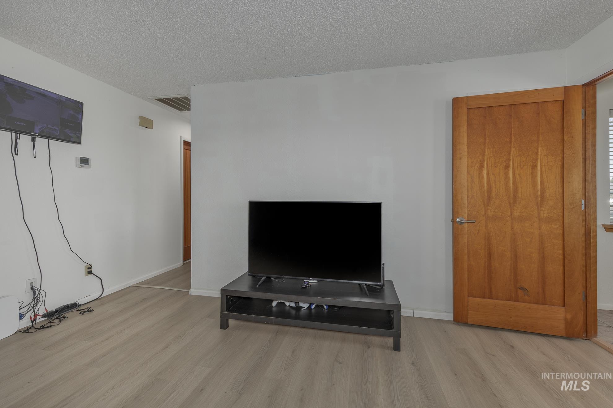 710 N 5th St., Nyssa, Oregon 97913, 3 Bedrooms, 2 Bathrooms, Residential For Sale, Price $330,000,MLS 98964081