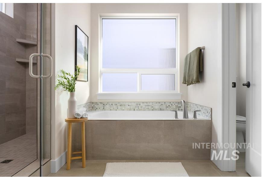 6500 S Mountaintop Way, Meridian, Idaho 83642, 4 Bedrooms, 2.5 Bathrooms, Residential For Sale, Price $739,900,MLS 98964094