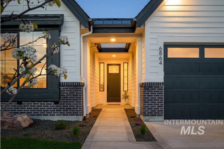 6500 S Mountaintop Way, Meridian, Idaho 83642, 4 Bedrooms, 2.5 Bathrooms, Residential For Sale, Price $739,900,MLS 98964094