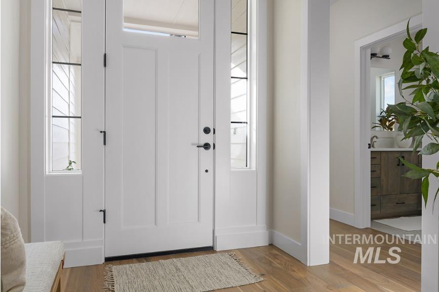 6500 S Mountaintop Way, Meridian, Idaho 83642, 4 Bedrooms, 2.5 Bathrooms, Residential For Sale, Price $739,900,MLS 98964094