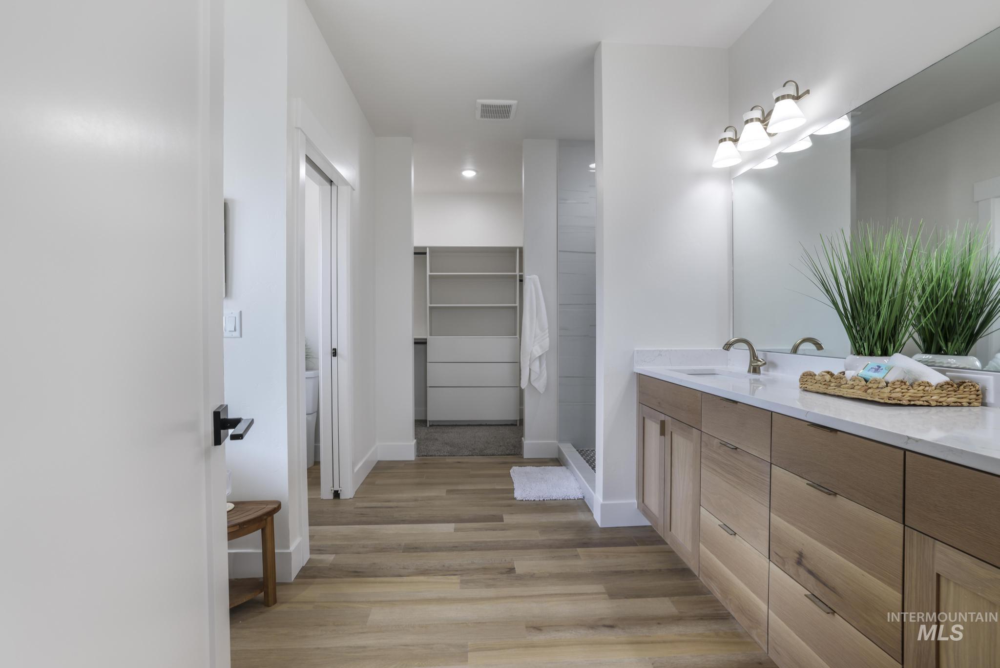 561 Canyon Mist Dr., Twin Falls, Idaho 83301, 3 Bedrooms, 2.5 Bathrooms, Residential For Sale, Price $665,000,MLS 98964130