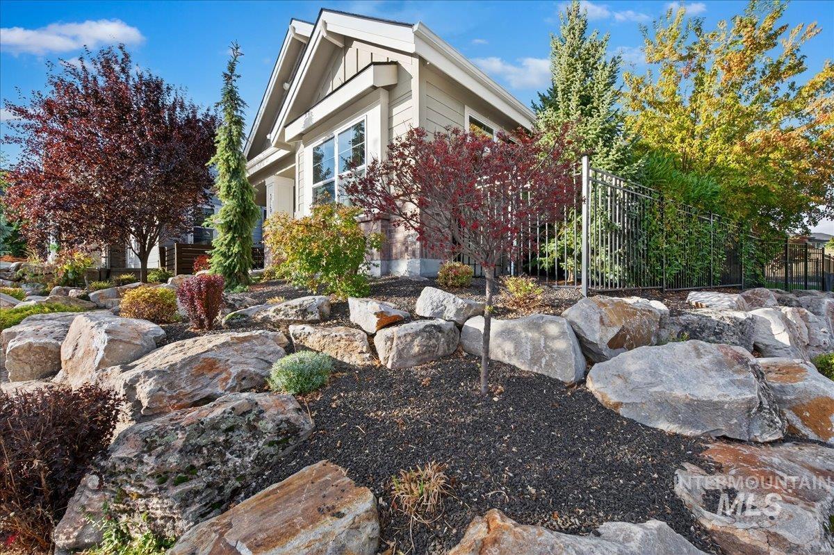 3949 W Hidden Springs, Boise, Idaho 83714, 3 Bedrooms, 2 Bathrooms, Residential For Sale, Price $675,000,MLS 98964148