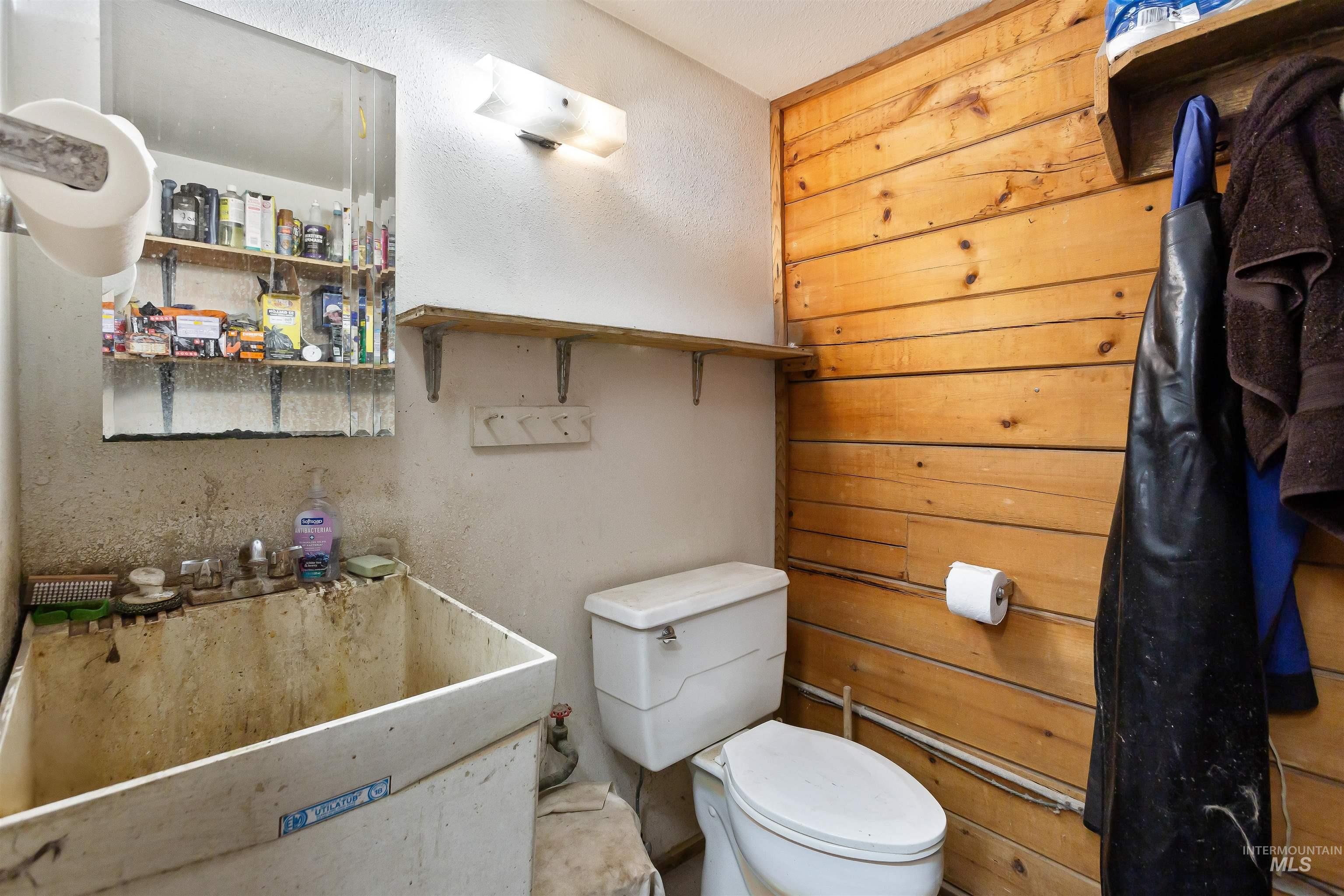 557-559 Thain Rd, Lewiston, Idaho 83501, 3 Bedrooms, Business/Commercial For Sale, Price $339,000,MLS 98964163