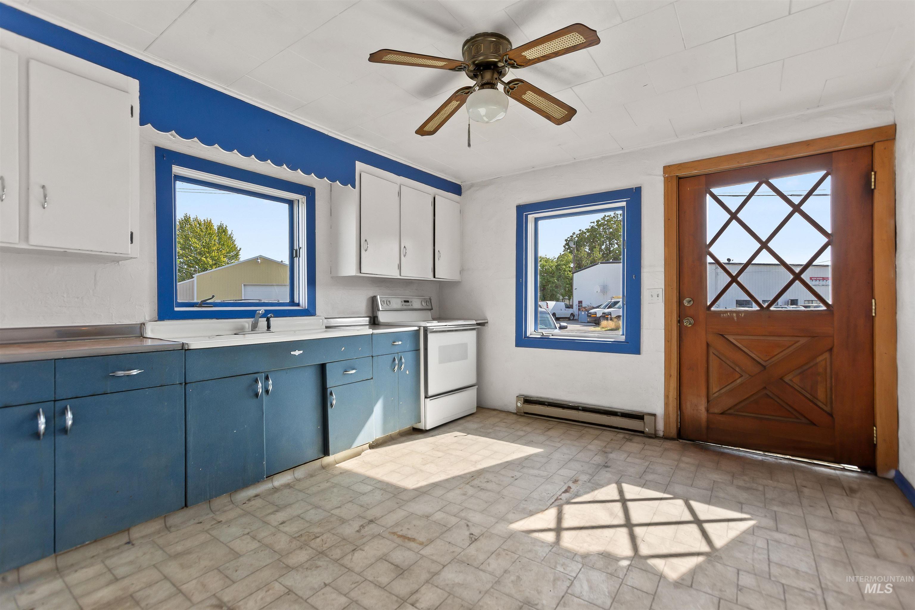 557-559 Thain Rd, Lewiston, Idaho 83501, 3 Bedrooms, Business/Commercial For Sale, Price $339,000,MLS 98964163