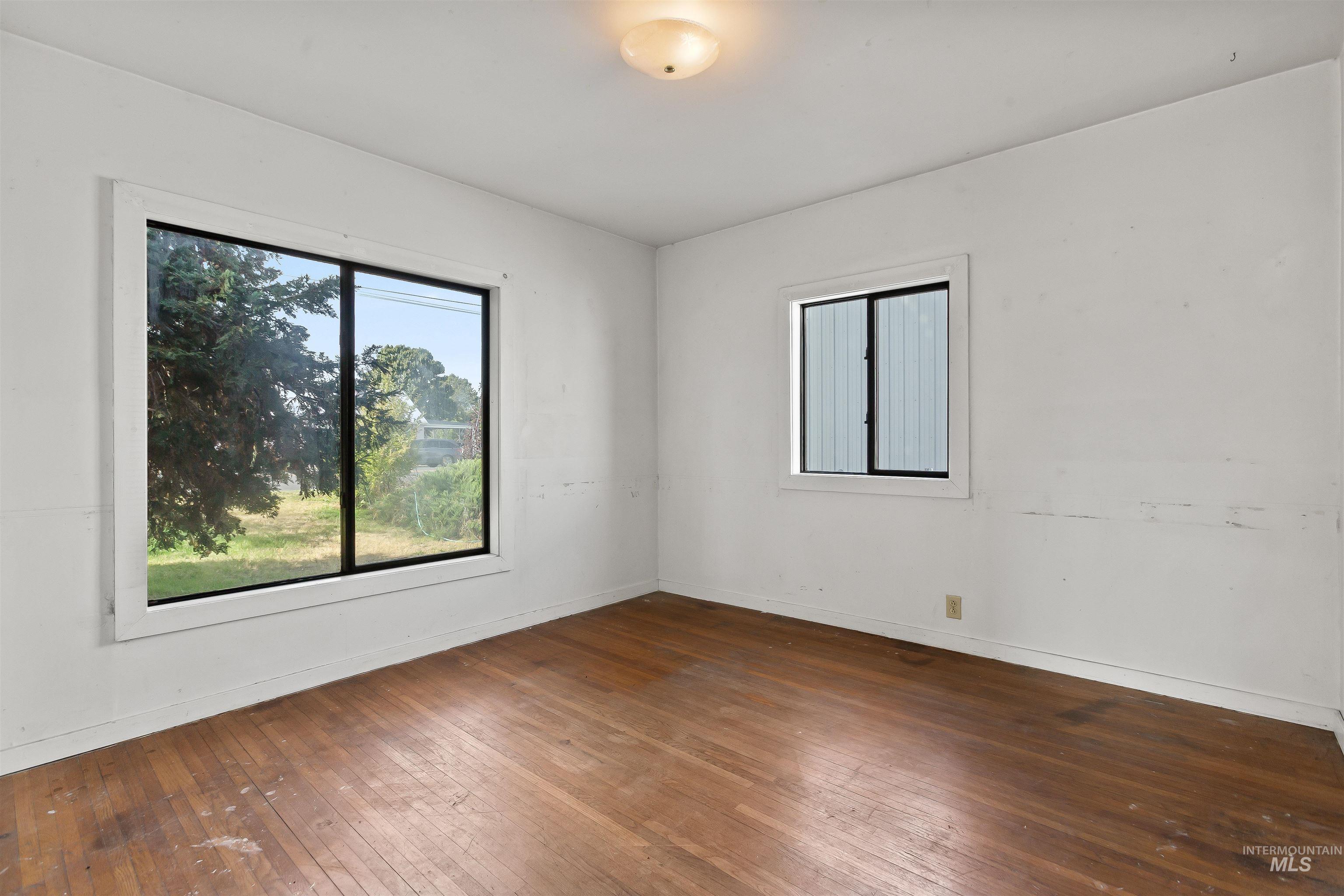 557-559 Thain Rd, Lewiston, Idaho 83501, 3 Bedrooms, Business/Commercial For Sale, Price $339,000,MLS 98964163