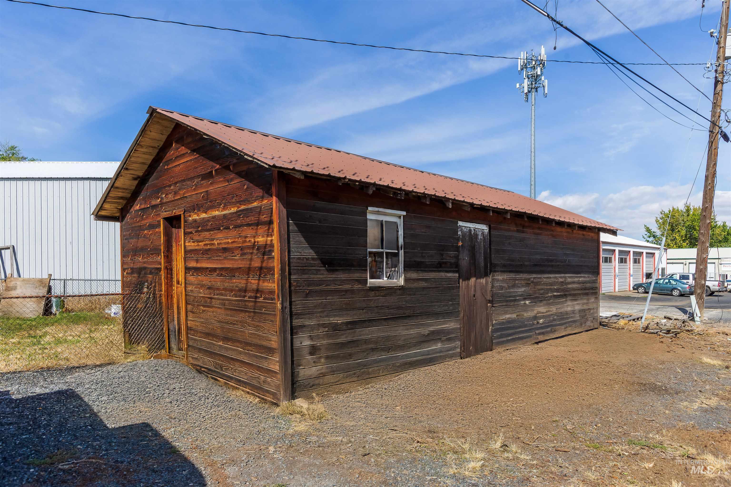 557-559 Thain Rd, Lewiston, Idaho 83501, 3 Bedrooms, Business/Commercial For Sale, Price $339,000,MLS 98964163