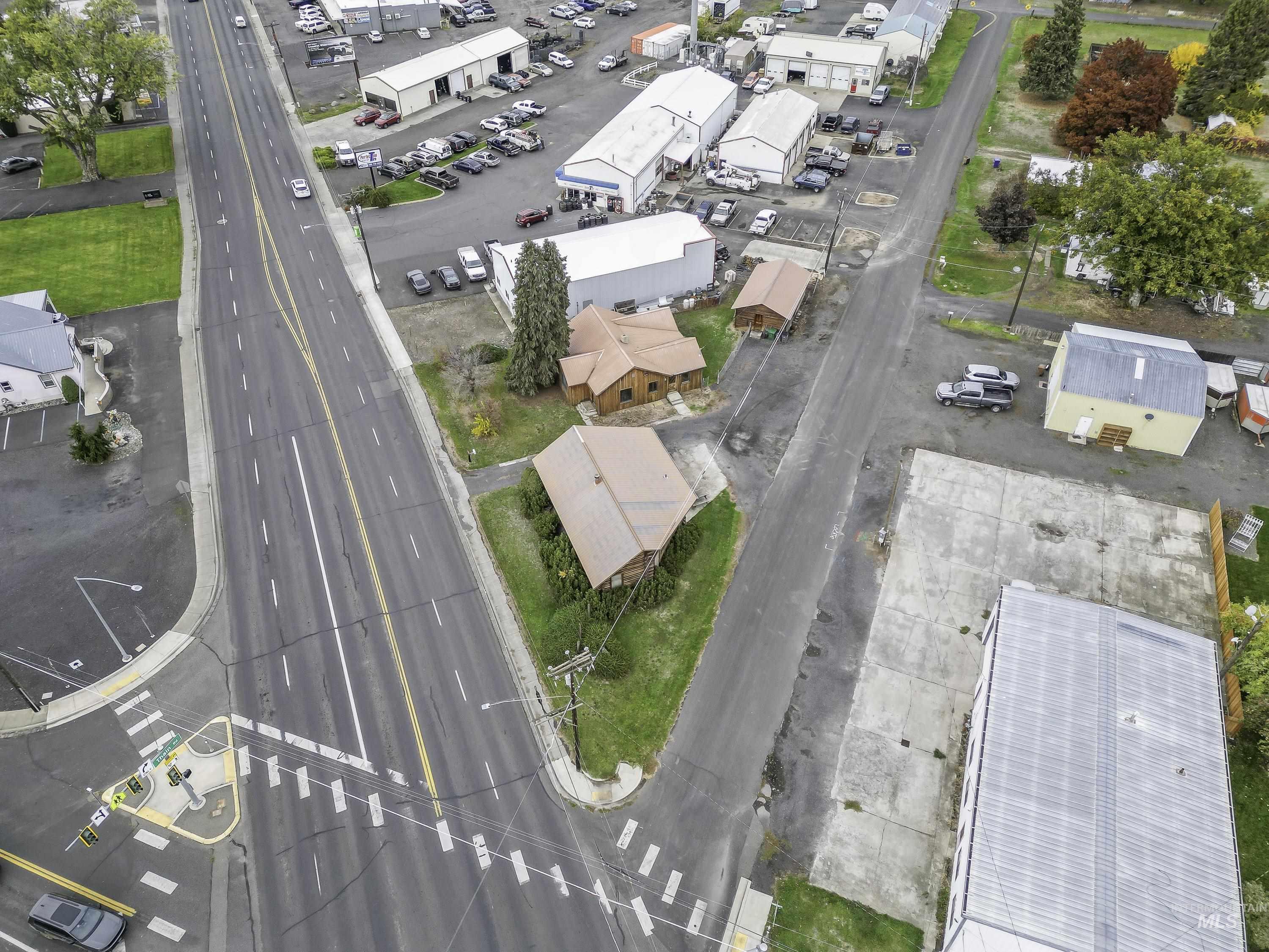 557-559 Thain Rd, Lewiston, Idaho 83501, 3 Bedrooms, Business/Commercial For Sale, Price $339,000,MLS 98964163