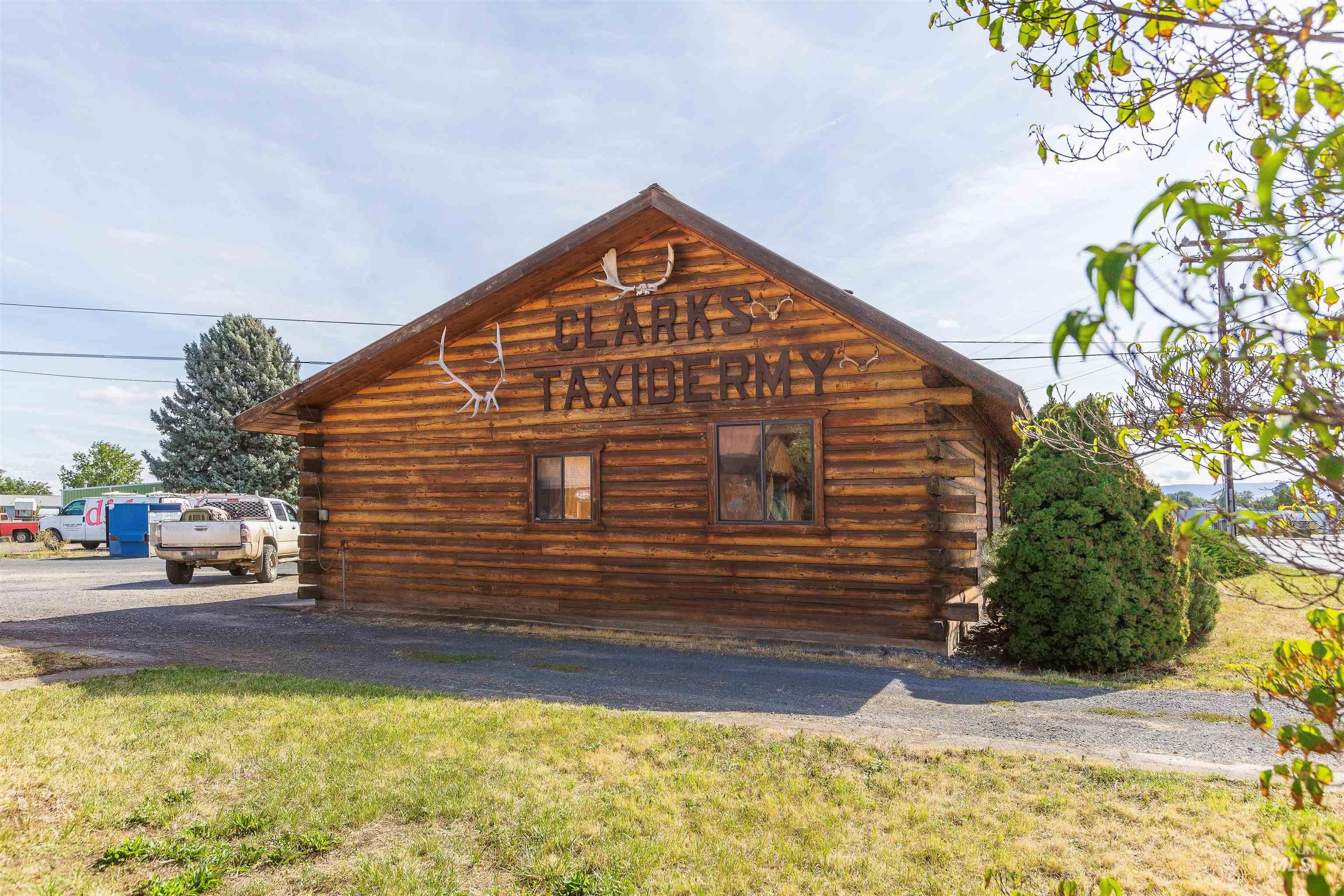 557-559 Thain Rd, Lewiston, Idaho 83501, 3 Bedrooms, Business/Commercial For Sale, Price $339,000,MLS 98964163