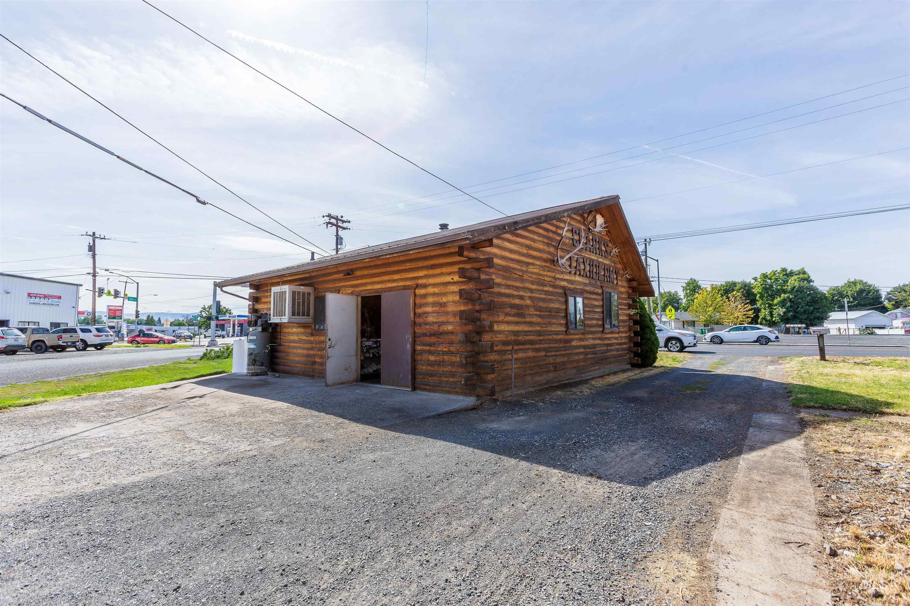 557-559 Thain Rd, Lewiston, Idaho 83501, 3 Bedrooms, Business/Commercial For Sale, Price $339,000,MLS 98964163