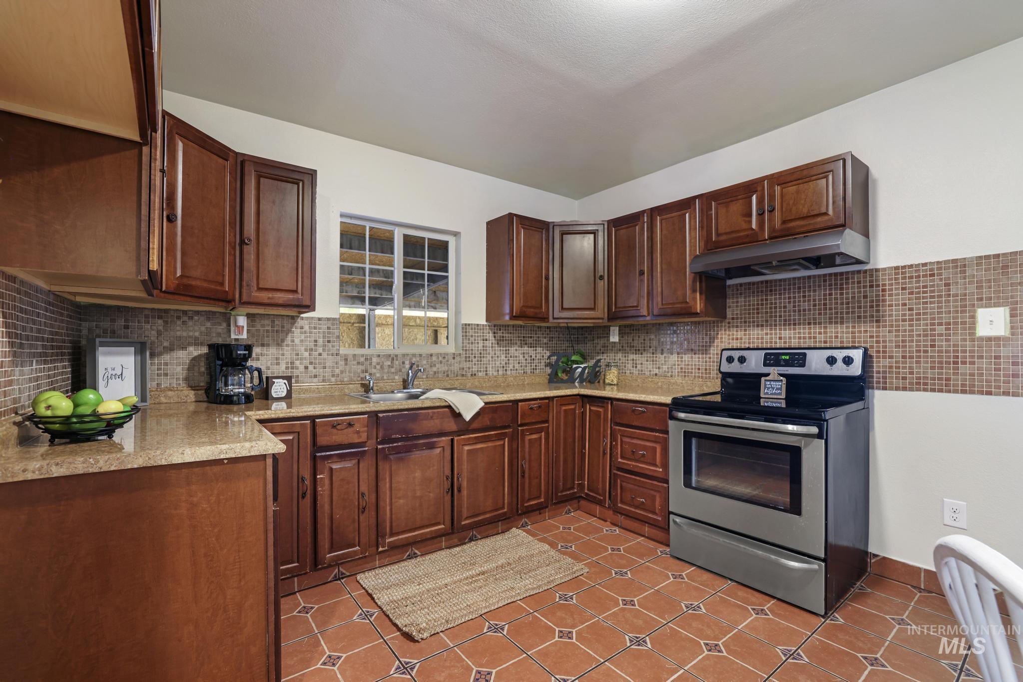 230 2nd Street, Hazelton, Idaho 83335, 4 Bedrooms, 1 Bathroom, Residential For Sale, Price $245,000,MLS 98964182