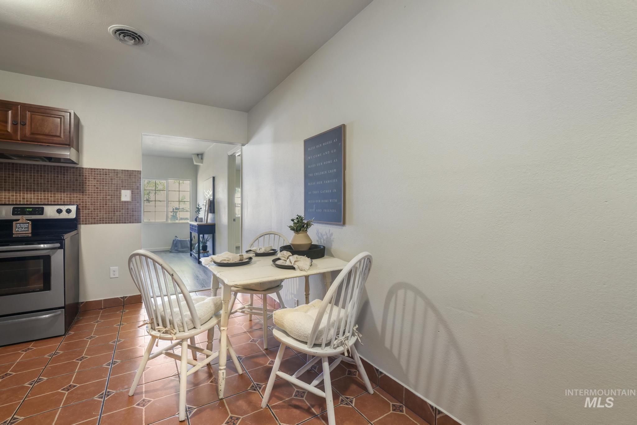 230 2nd Street, Hazelton, Idaho 83335, 4 Bedrooms, 1 Bathroom, Residential For Sale, Price $245,000,MLS 98964182