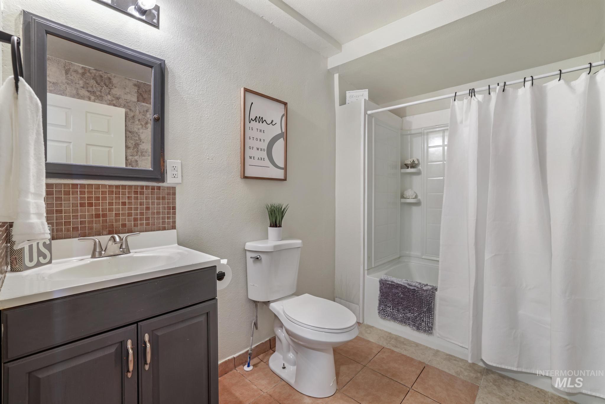 230 2nd Street, Hazelton, Idaho 83335, 4 Bedrooms, 1 Bathroom, Residential For Sale, Price $245,000,MLS 98964182