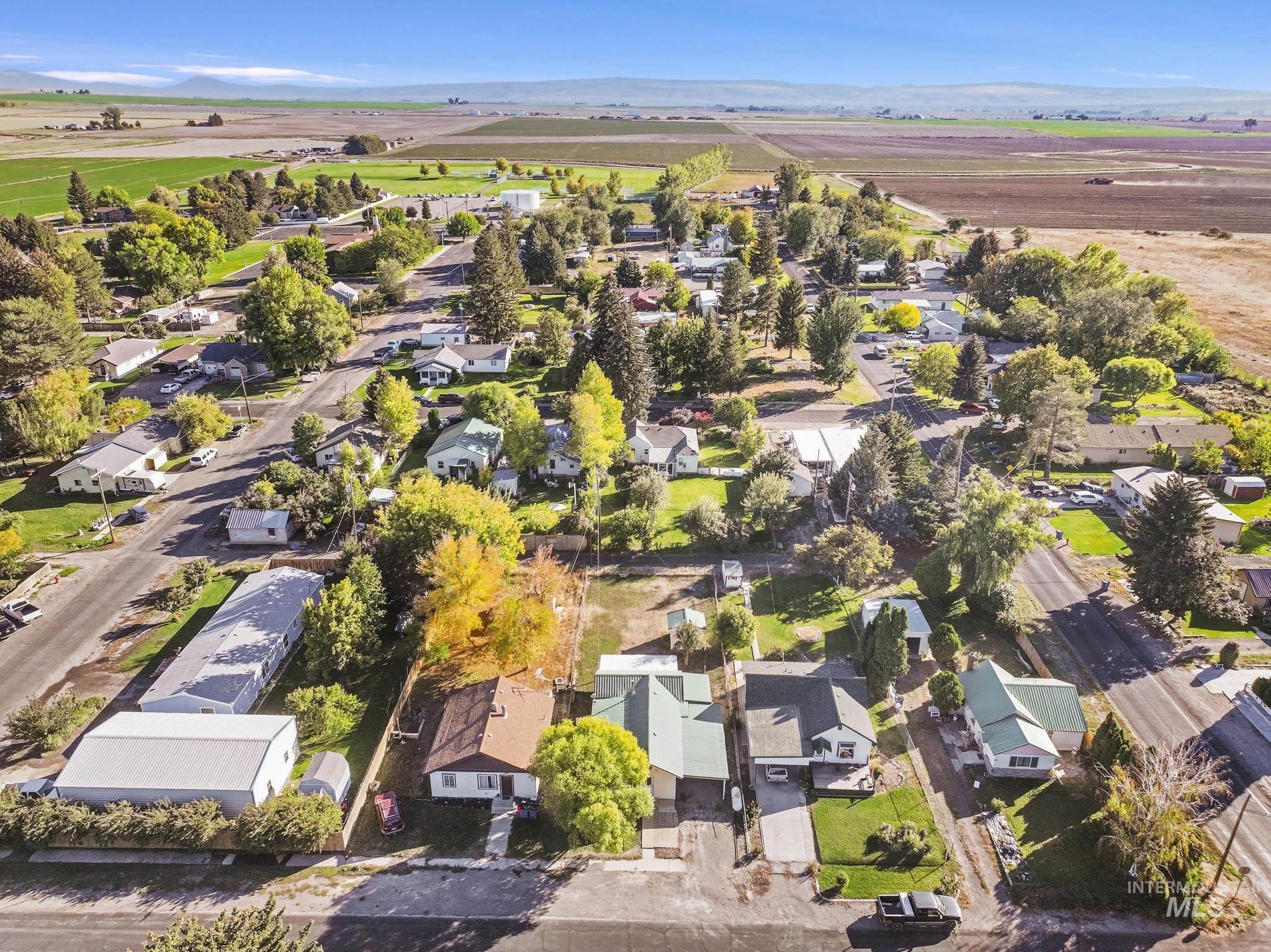 230 2nd Street, Hazelton, Idaho 83335, 4 Bedrooms, 1 Bathroom, Residential For Sale, Price $245,000,MLS 98964182