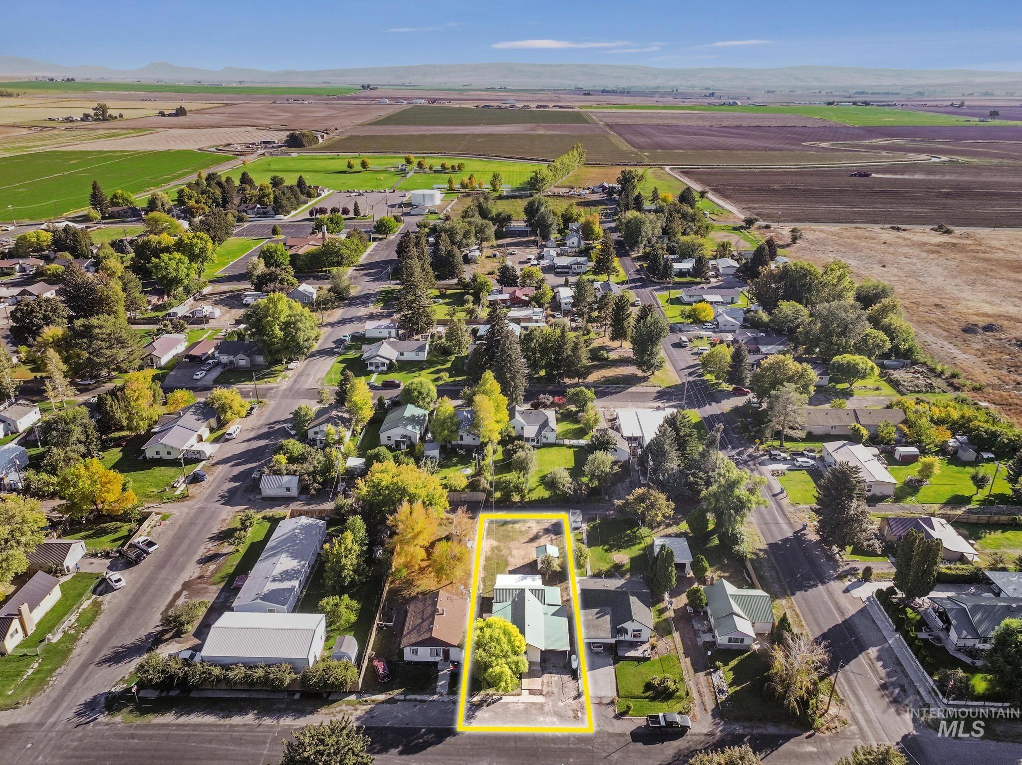 230 2nd Street, Hazelton, Idaho 83335, 4 Bedrooms, 1 Bathroom, Residential For Sale, Price $245,000,MLS 98964182