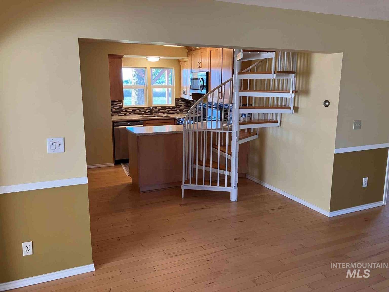 885 W 500 S, Heyburn, Idaho 83336, 3 Bedrooms, 2 Bathrooms, Residential For Sale, Price $469,000,MLS 98964187