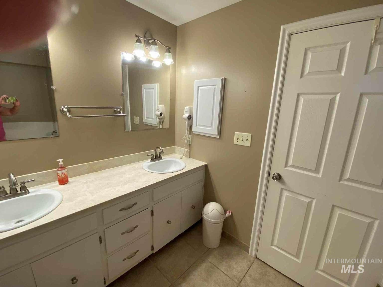 885 W 500 S, Heyburn, Idaho 83336, 3 Bedrooms, 2 Bathrooms, Residential For Sale, Price $469,000,MLS 98964187