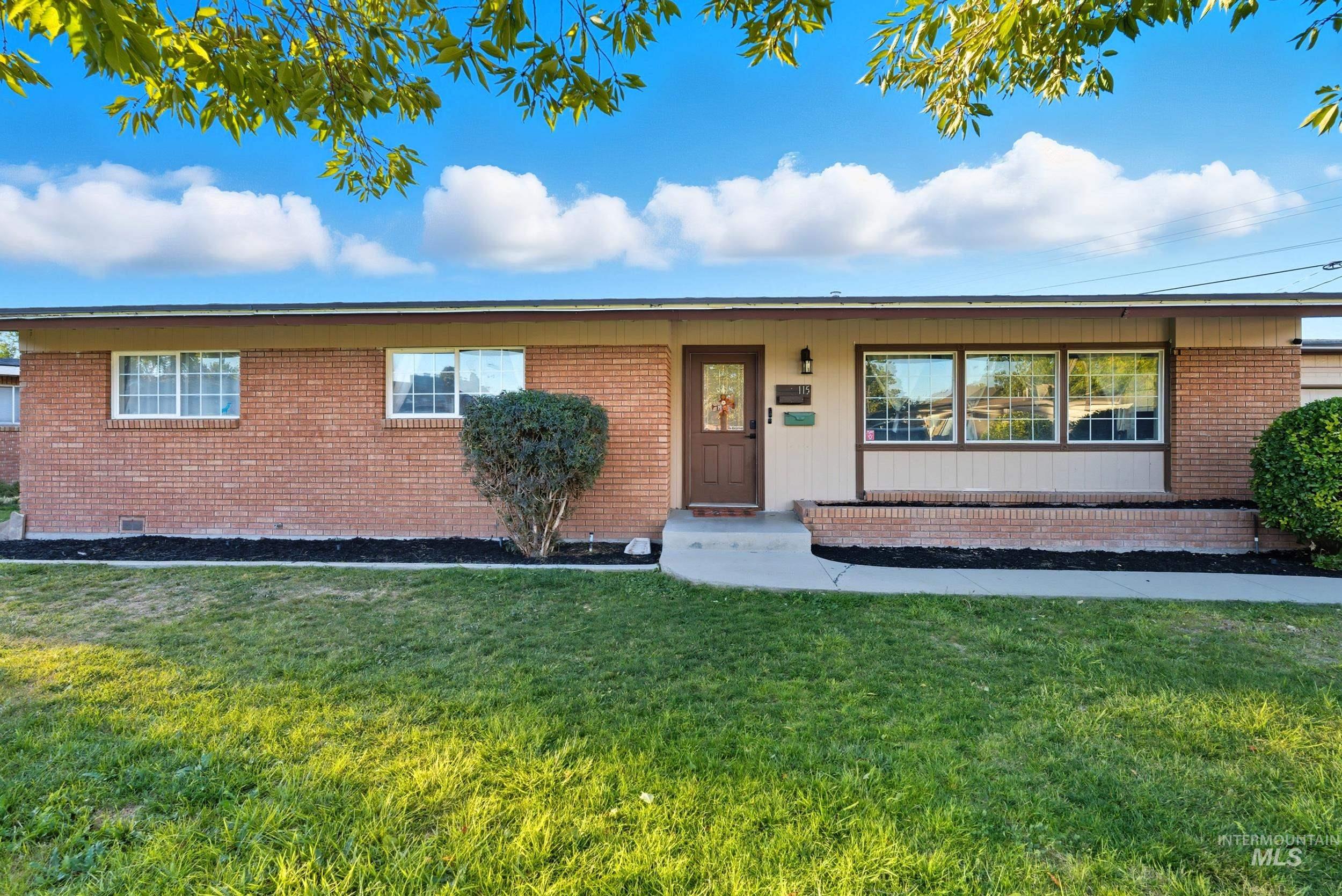 115 S Westwood Blvd, Nampa, Idaho 83686, 3 Bedrooms, 2 Bathrooms, Residential For Sale, Price $424,900,MLS 98964204