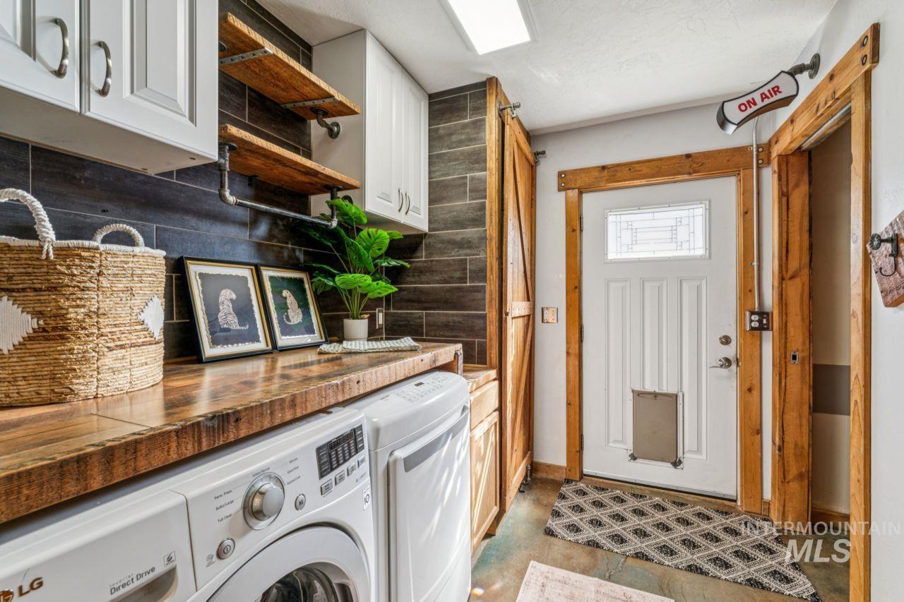 3850 N Plaza Road, Emmett, Idaho 83617, 3 Bedrooms, 2.5 Bathrooms, Residential For Sale, Price $750,000,MLS 98964221