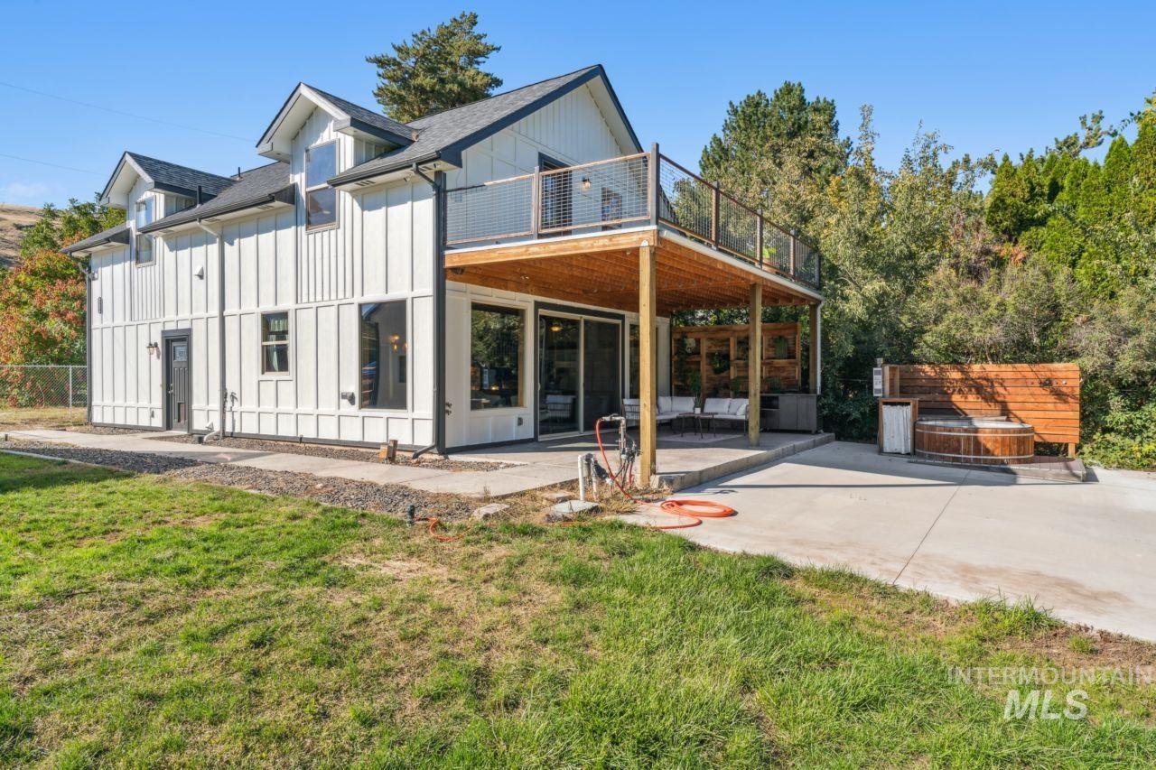 3850 N Plaza Road, Emmett, Idaho 83617, 3 Bedrooms, 2.5 Bathrooms, Residential For Sale, Price $750,000,MLS 98964221