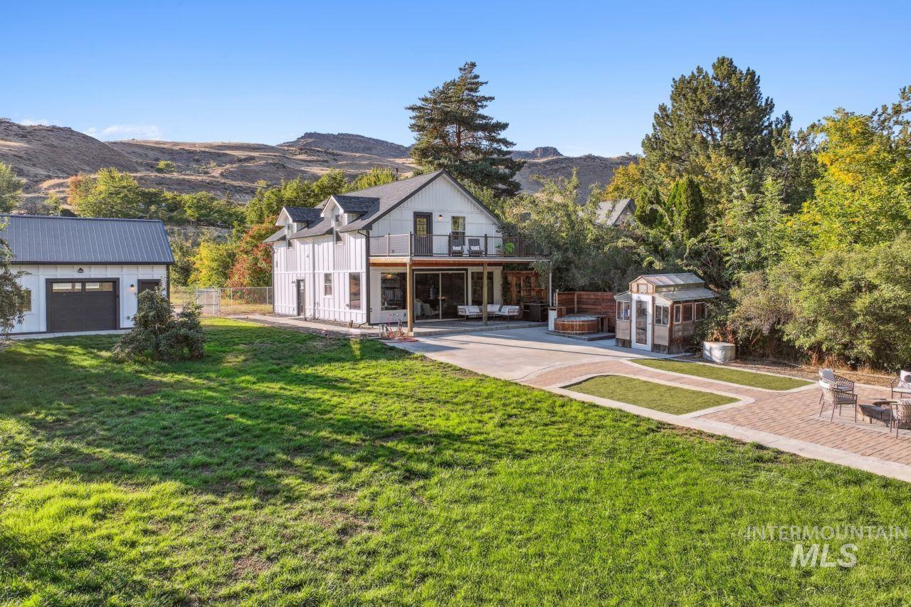 3850 N Plaza Road, Emmett, Idaho 83617, 3 Bedrooms, 2.5 Bathrooms, Residential For Sale, Price $750,000,MLS 98964221