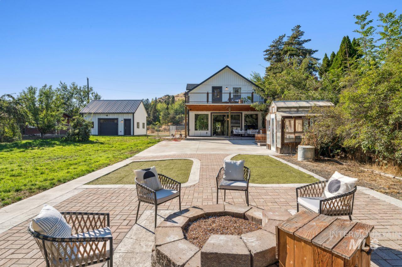 3850 N Plaza Road, Emmett, Idaho 83617, 3 Bedrooms, 2.5 Bathrooms, Residential For Sale, Price $750,000,MLS 98964221