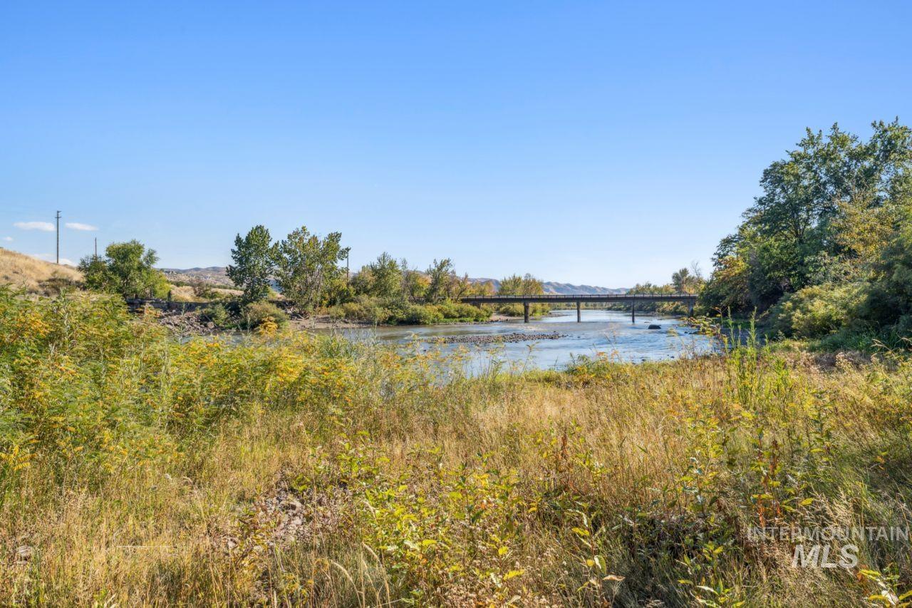 3850 N Plaza Road, Emmett, Idaho 83617, 3 Bedrooms, 2.5 Bathrooms, Residential For Sale, Price $750,000,MLS 98964221