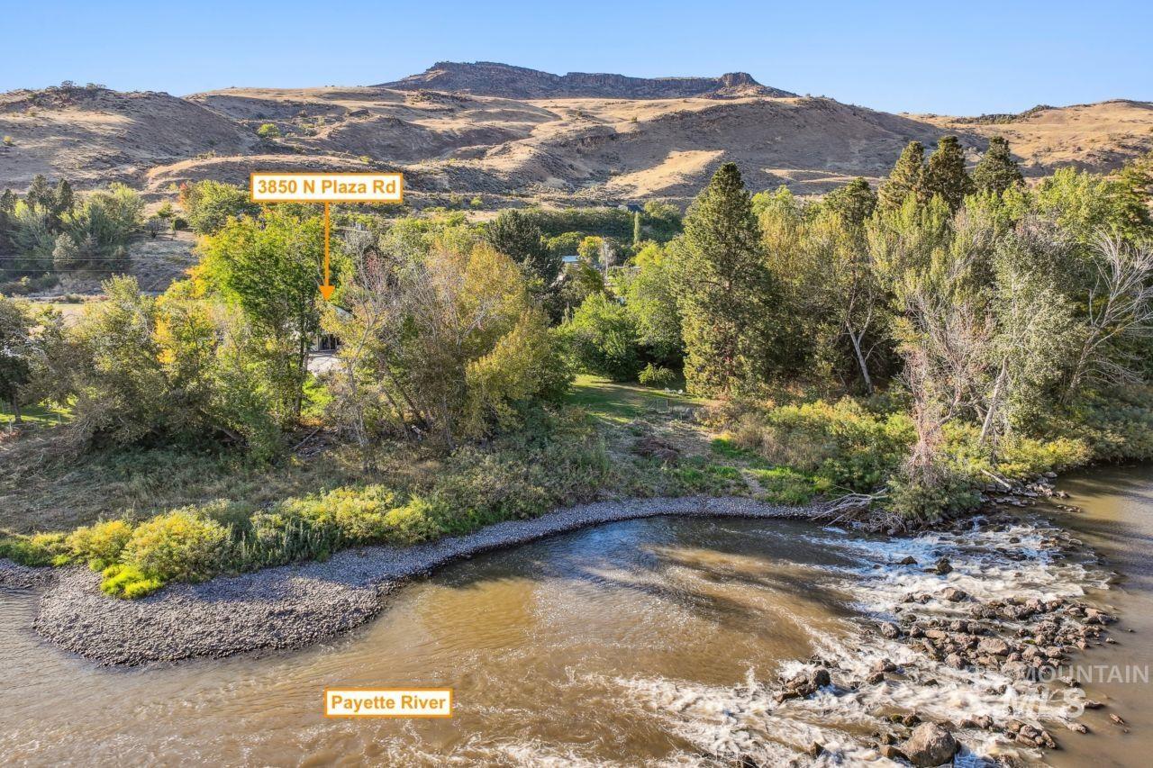 3850 N Plaza Road, Emmett, Idaho 83617, 3 Bedrooms, 2.5 Bathrooms, Residential For Sale, Price $750,000,MLS 98964221