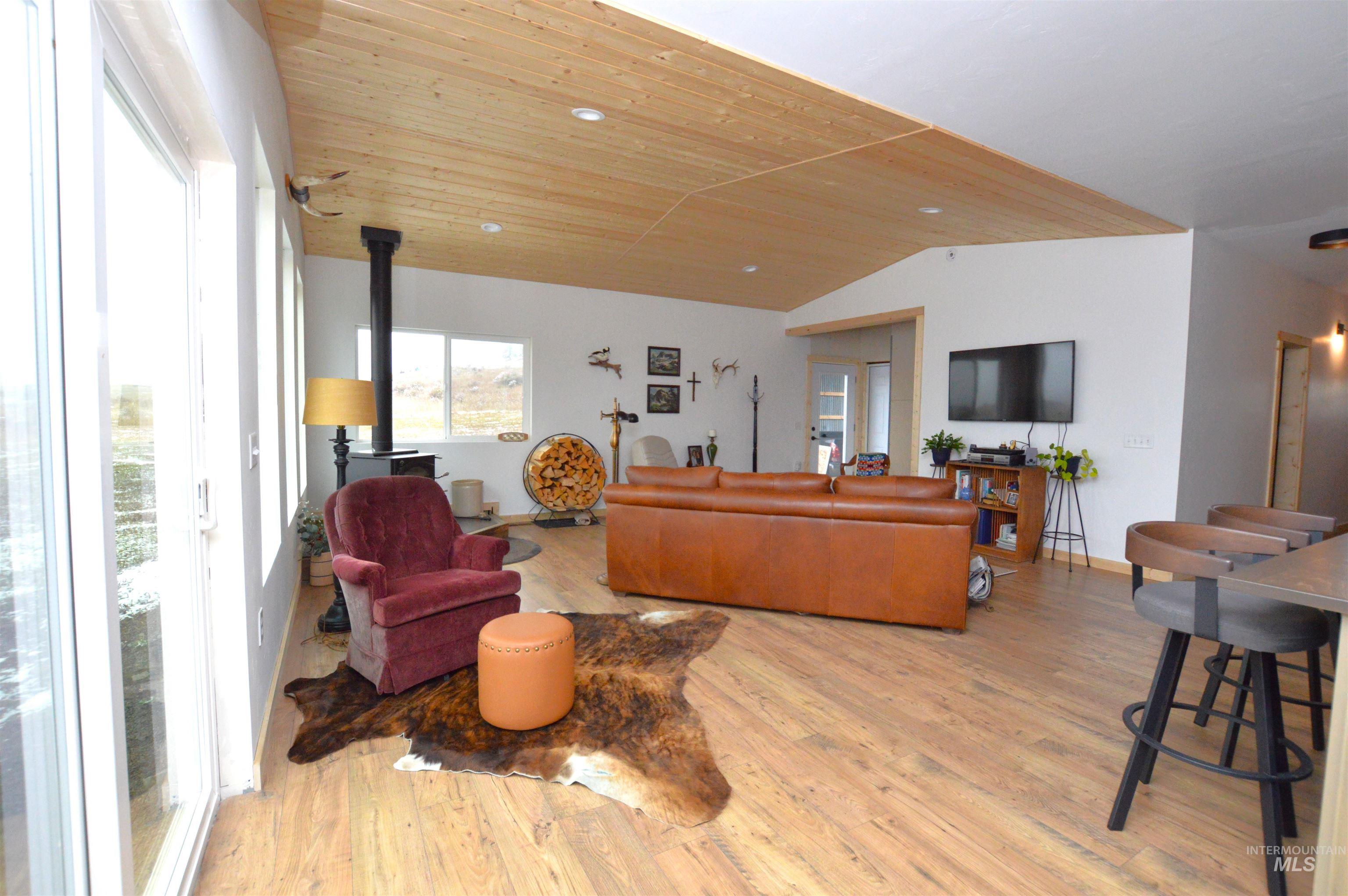 271 Mule Deer, Kamiah, Idaho 83536, 2 Bedrooms, 1 Bathroom, Residential For Sale, Price $579,000,MLS 98964229