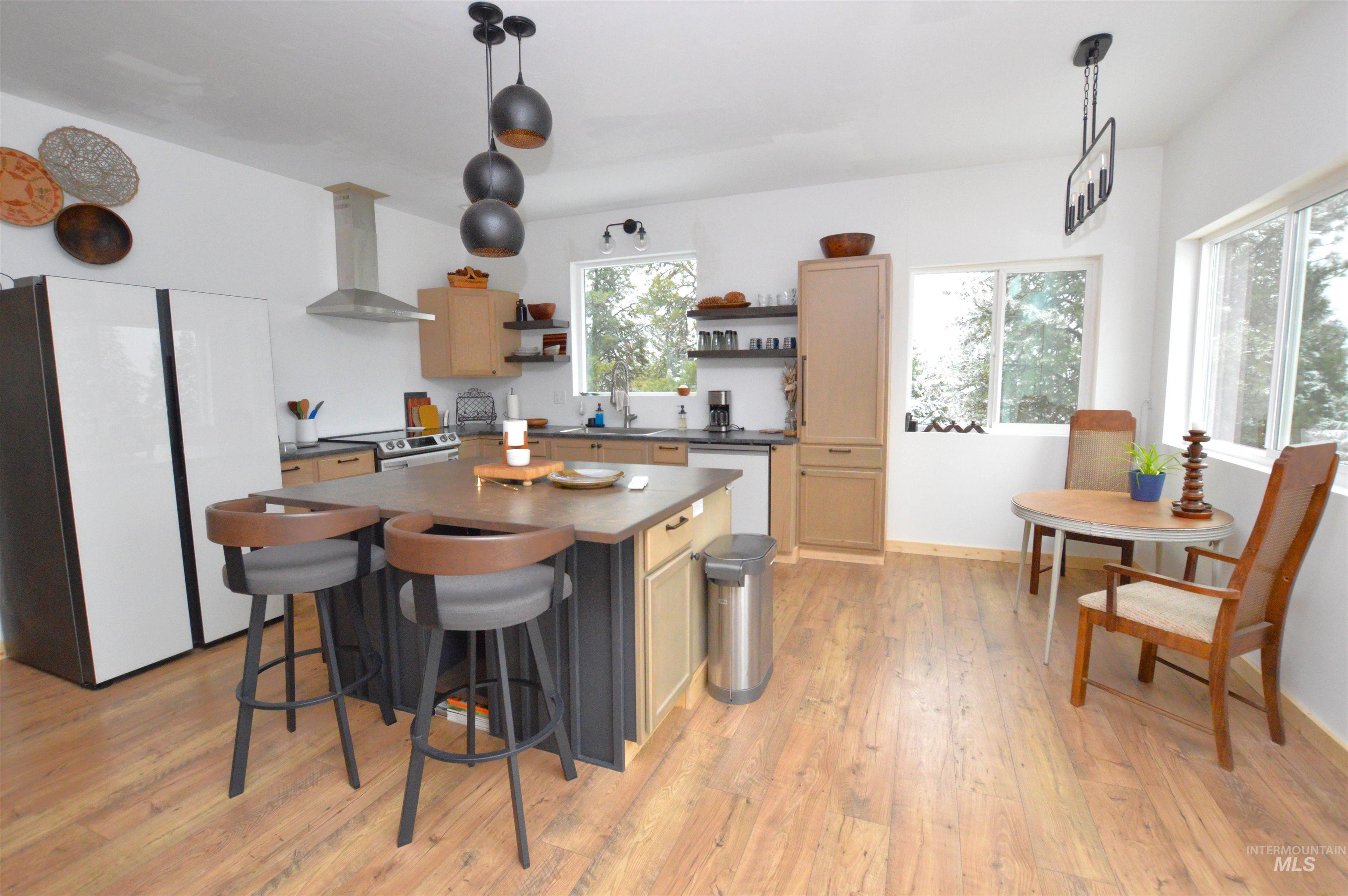 271 Mule Deer, Kamiah, Idaho 83536, 2 Bedrooms, 1 Bathroom, Residential For Sale, Price $579,000,MLS 98964229