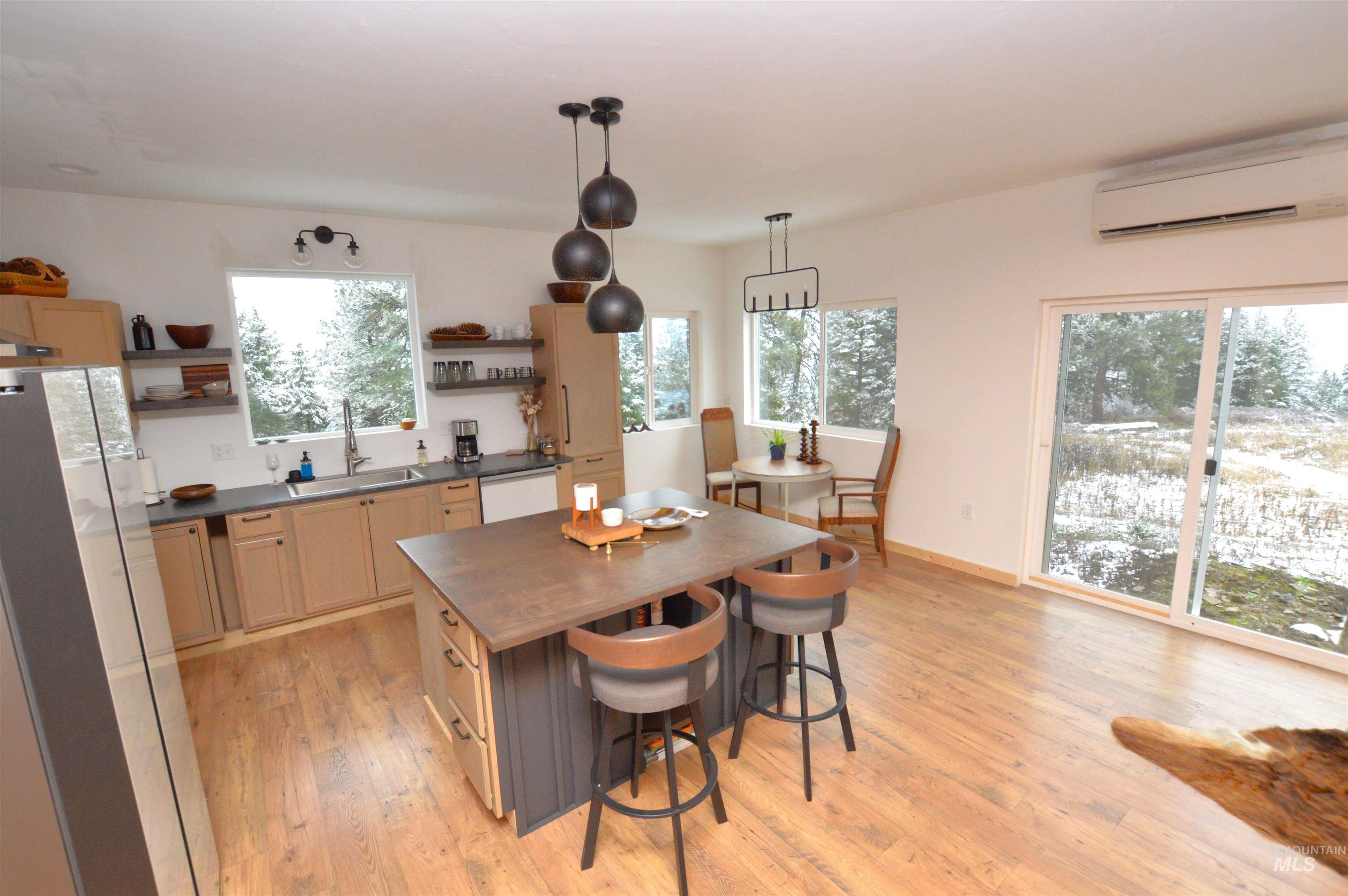 271 Mule Deer, Kamiah, Idaho 83536, 2 Bedrooms, 1 Bathroom, Residential For Sale, Price $579,000,MLS 98964229