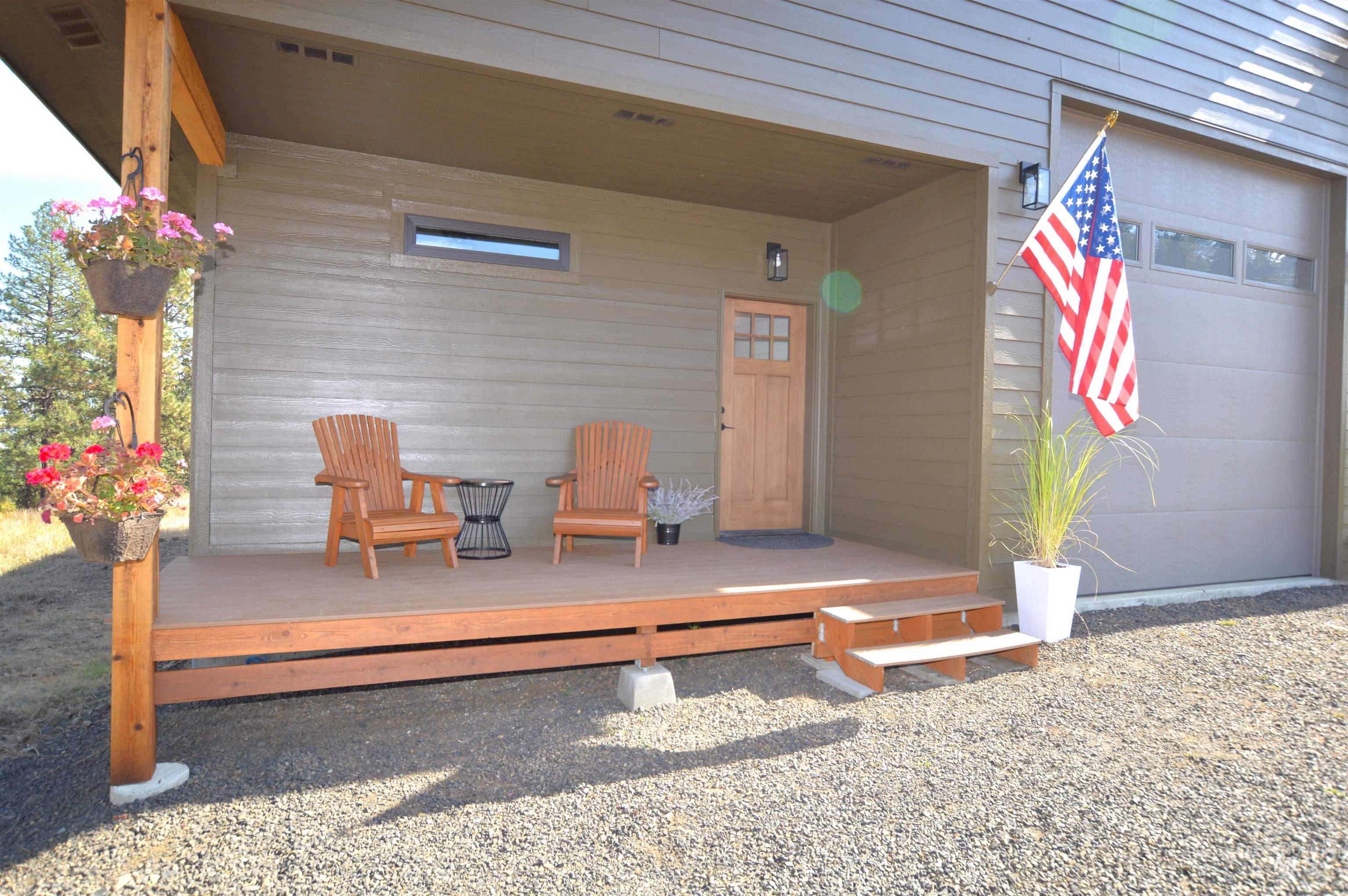 271 Mule Deer, Kamiah, Idaho 83536, 2 Bedrooms, 1 Bathroom, Residential For Sale, Price $579,000,MLS 98964229