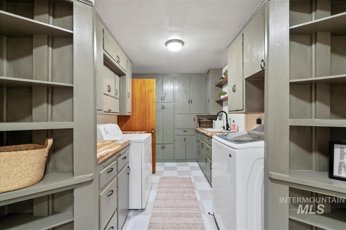 308 N Gem Street, Nampa, Idaho 83651, 4 Bedrooms, 3 Bathrooms, Residential For Sale, Price $499,000,MLS 98964268