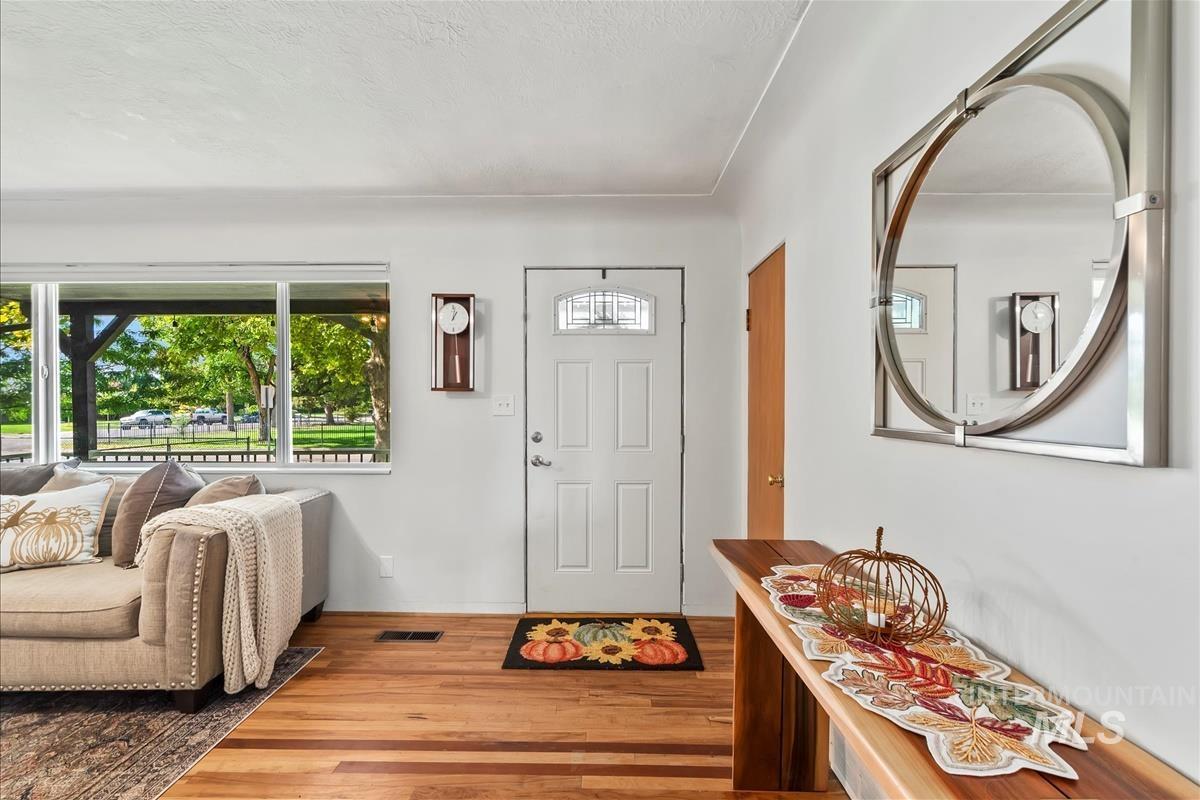 308 N Gem Street, Nampa, Idaho 83651, 4 Bedrooms, 3 Bathrooms, Residential For Sale, Price $499,000,MLS 98964268