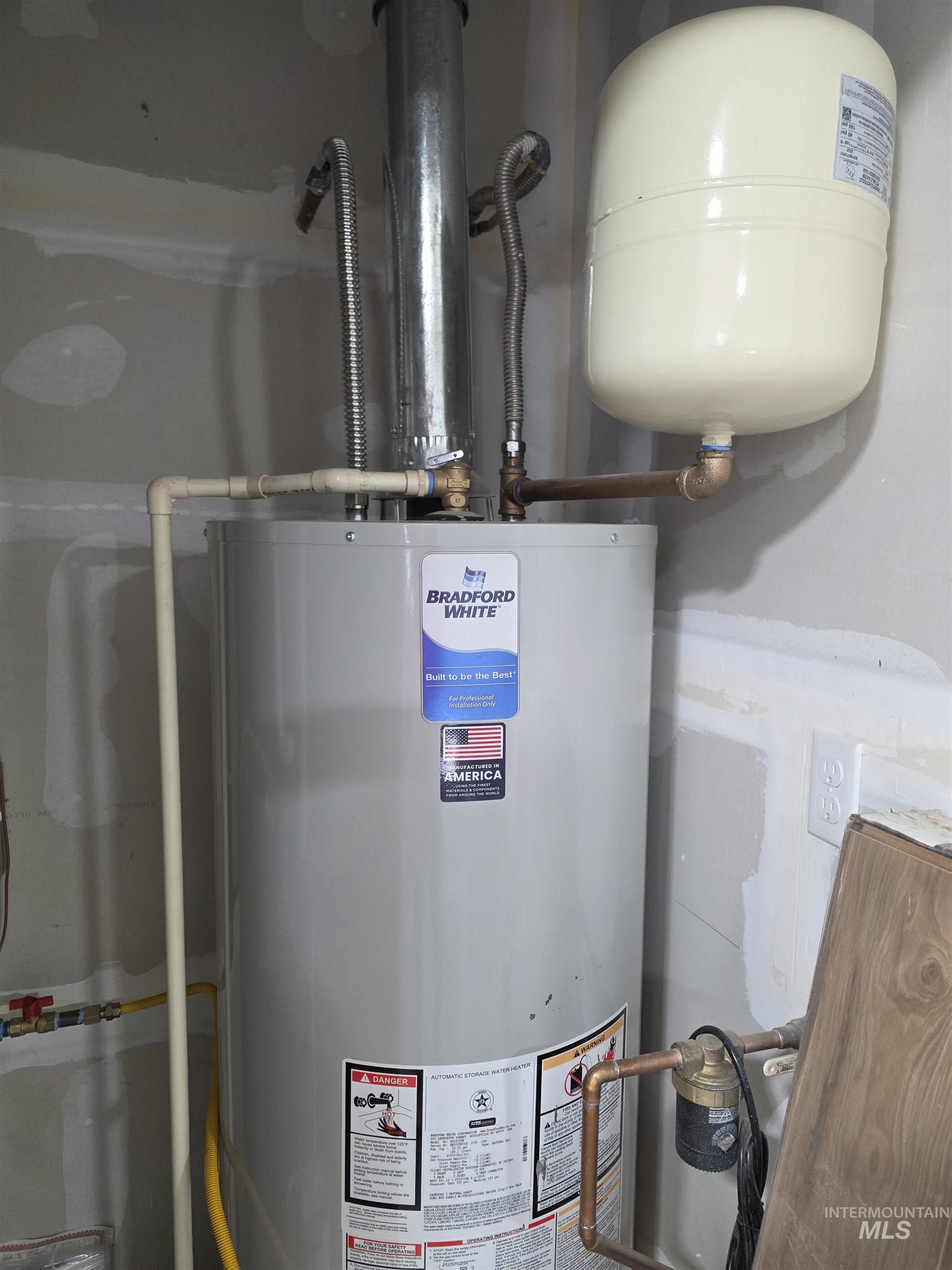 2604 23rd St, Clarkston, Washington 99403, 2 Bedrooms, 2 Bathrooms, Residential For Sale, Price $399,000,MLS 98964281