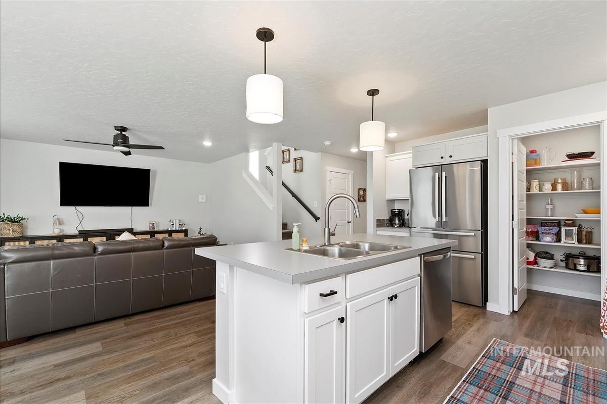 4168 N Parnassus Way, Meridian, Idaho 83646, 3 Bedrooms, 2.5 Bathrooms, Residential For Sale, Price $454,900, 98964288