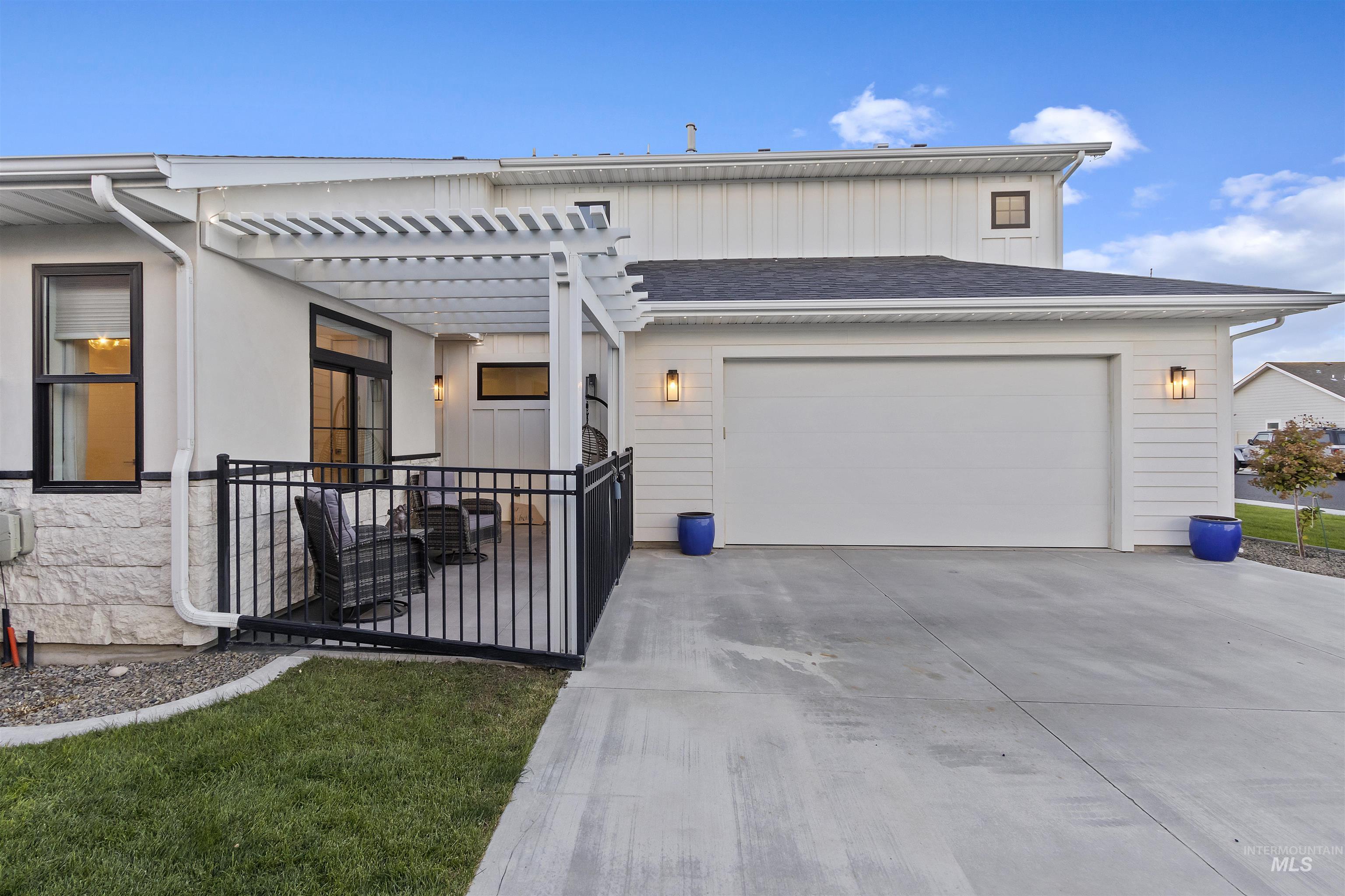 1143 Langford Way, Twin Falls, Idaho 83301, 3 Bedrooms, 3.5 Bathrooms, Residential For Sale, Price $599,500,MLS 98964297