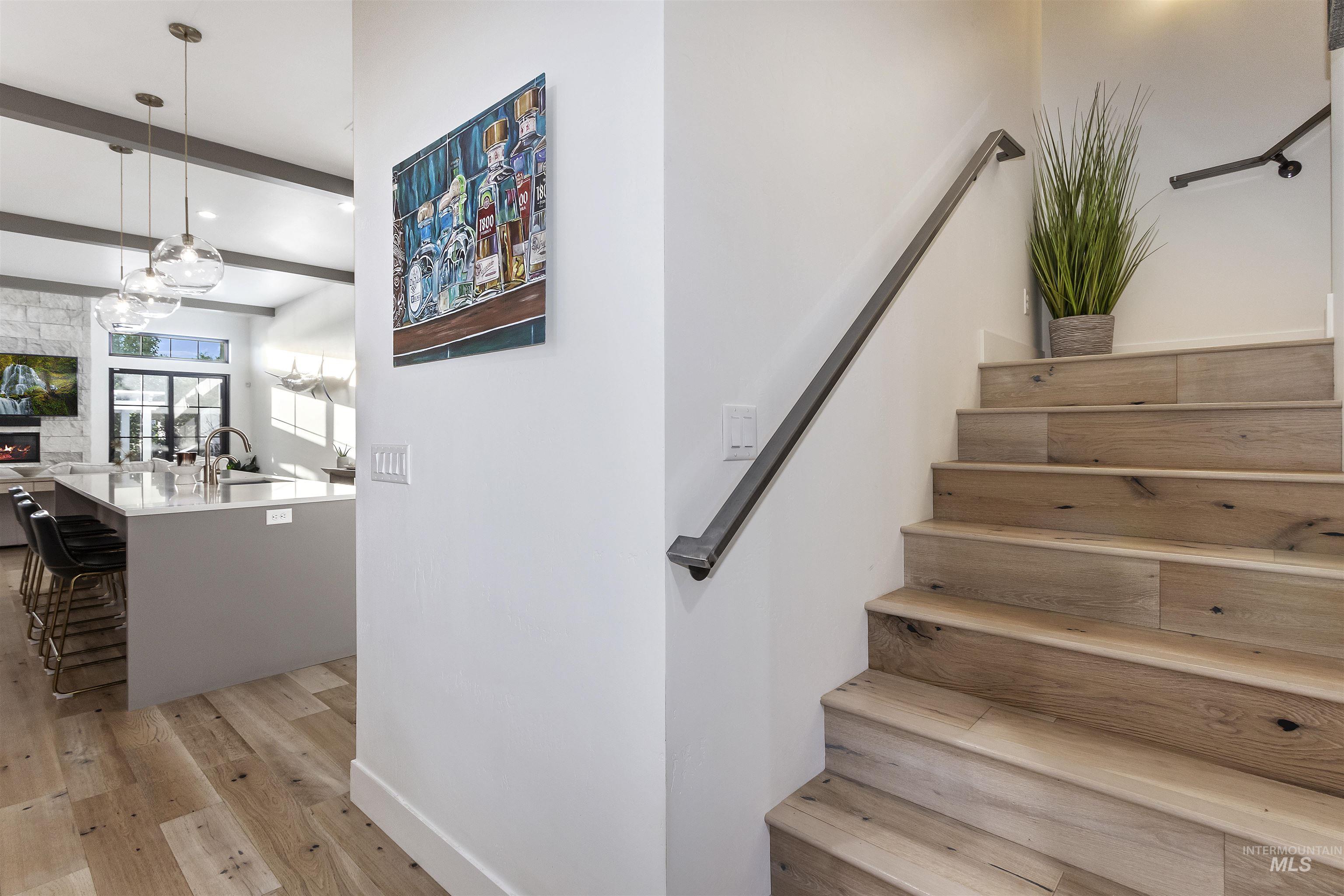 1143 Langford Way, Twin Falls, Idaho 83301, 3 Bedrooms, 3.5 Bathrooms, Residential For Sale, Price $599,500,MLS 98964297