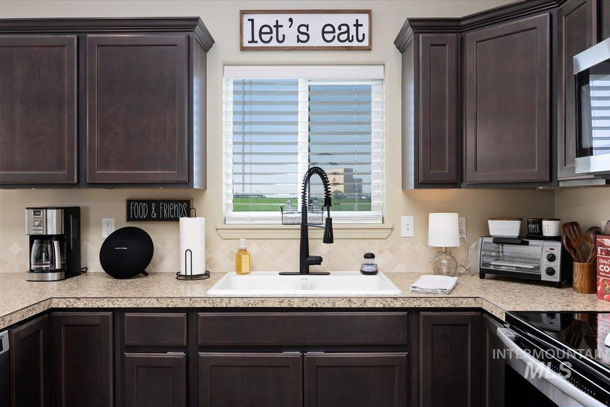 409 W Ave K, Jerome, Idaho 83338, 3 Bedrooms, 2 Bathrooms, Residential For Sale, Price $339,900,MLS 98964308