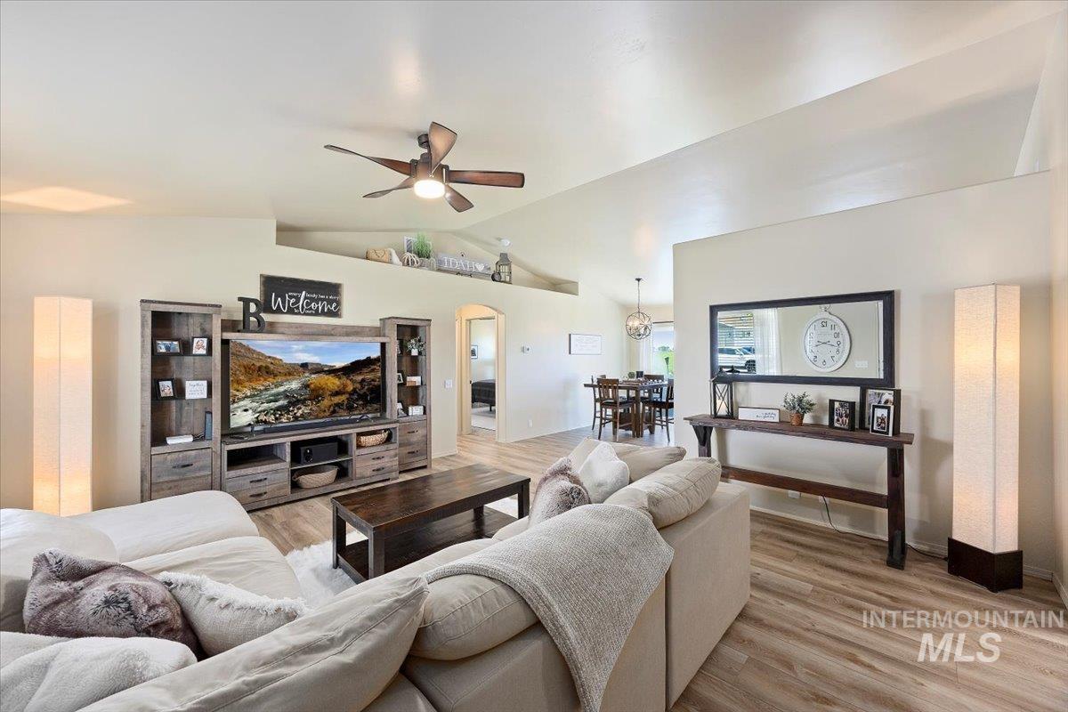 409 W Ave K, Jerome, Idaho 83338, 3 Bedrooms, 2 Bathrooms, Residential For Sale, Price $339,900,MLS 98964308